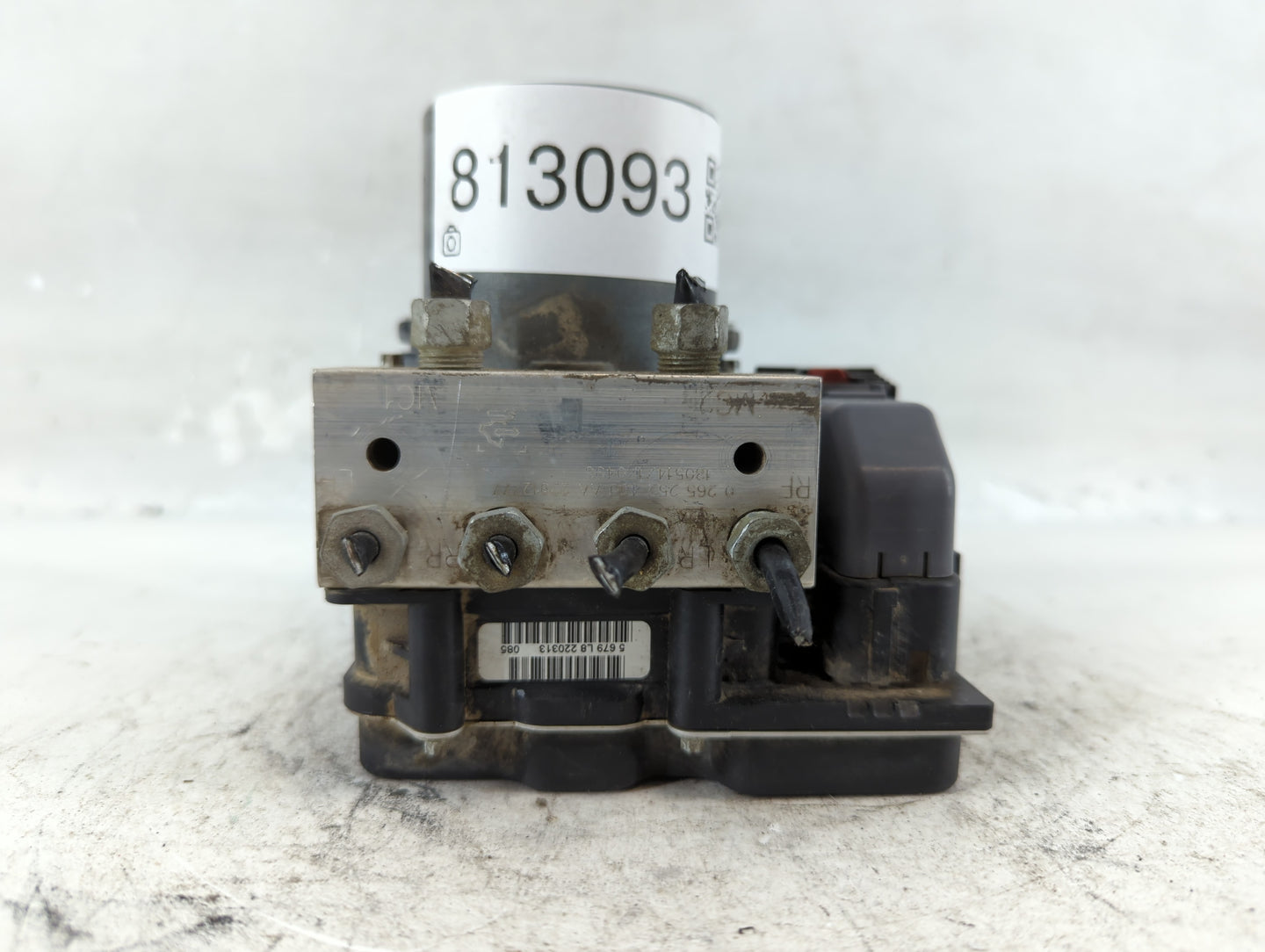 2013 Gmc Acadia ABS Pump Control Module Replacement P/N:0 265 252 460 AA Fits OEM Used Auto Parts - Oemusedautoparts1.com