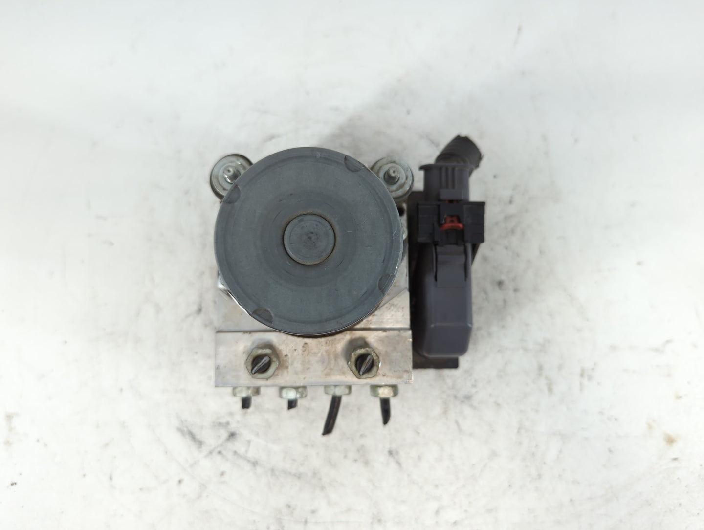 2013 Gmc Acadia ABS Pump Control Module Replacement P/N:0 265 252 460 AA Fits OEM Used Auto Parts - Oemusedautoparts1.com