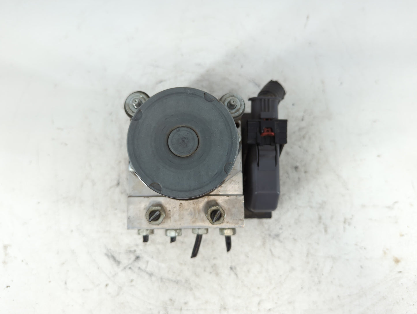 2013 Gmc Acadia ABS Pump Control Module Replacement P/N:0 265 252 460 AA Fits OEM Used Auto Parts - Oemusedautoparts1.com