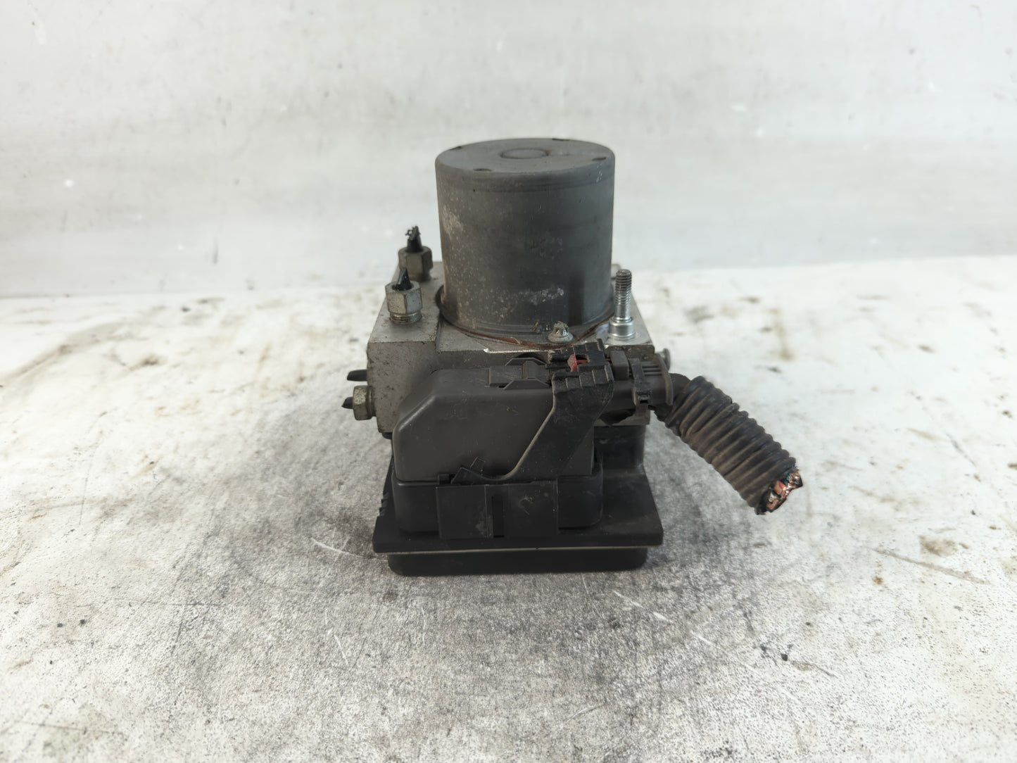 2012-2017 Gmc Acadia ABS Pump Control Module Replacement P/N:22912779 Fits Fits 2012 2013 2014 2015 2016 2017 OEM Used Auto 