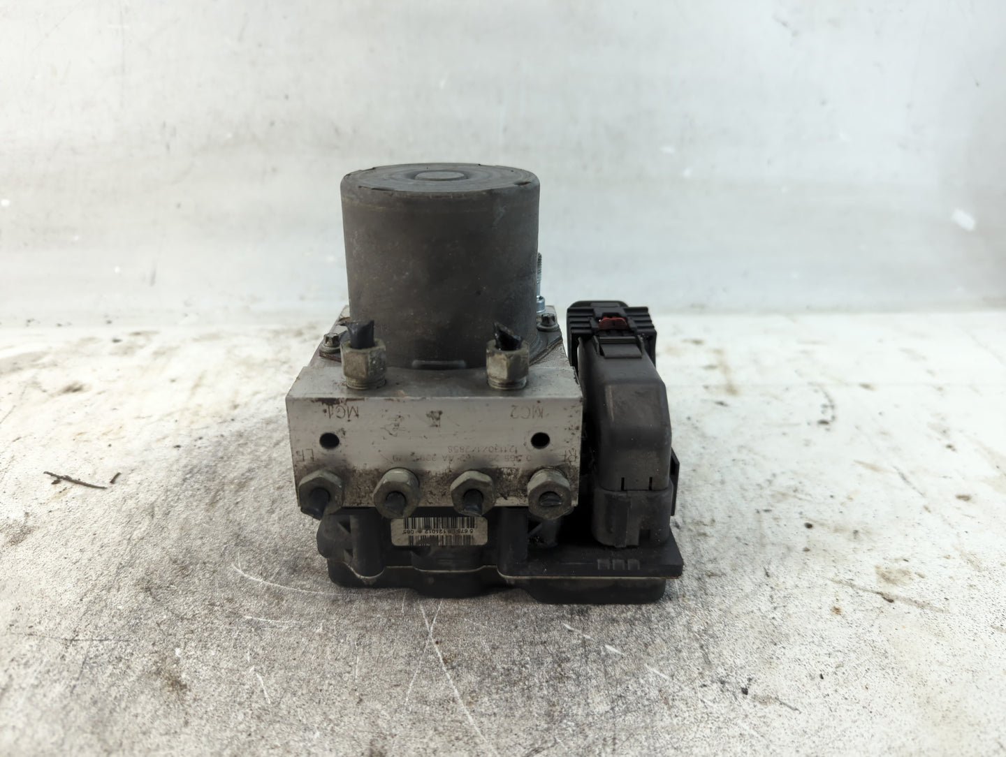 2012-2017 Gmc Acadia ABS Pump Control Module Replacement P/N:22912779 Fits Fits 2012 2013 2014 2015 2016 2017 OEM Used Auto 