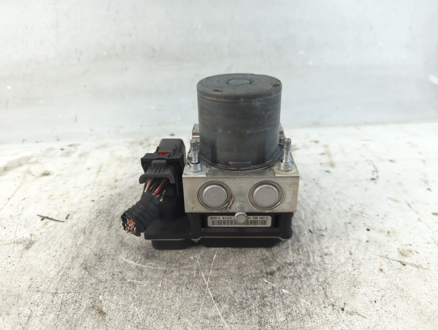 2012-2017 Gmc Acadia ABS Pump Control Module Replacement P/N:22912779 Fits Fits 2012 2013 2014 2015 2016 2017 OEM Used Auto 