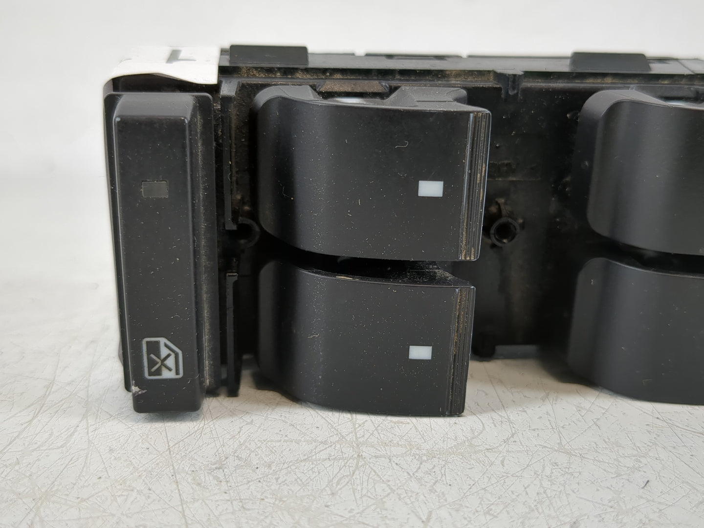 2007-2013 Gmc Sierra 1500 Master Power Window Switch Replacement Driver Side Left P/N:20945129 Fits OEM Used Auto Parts - Oe