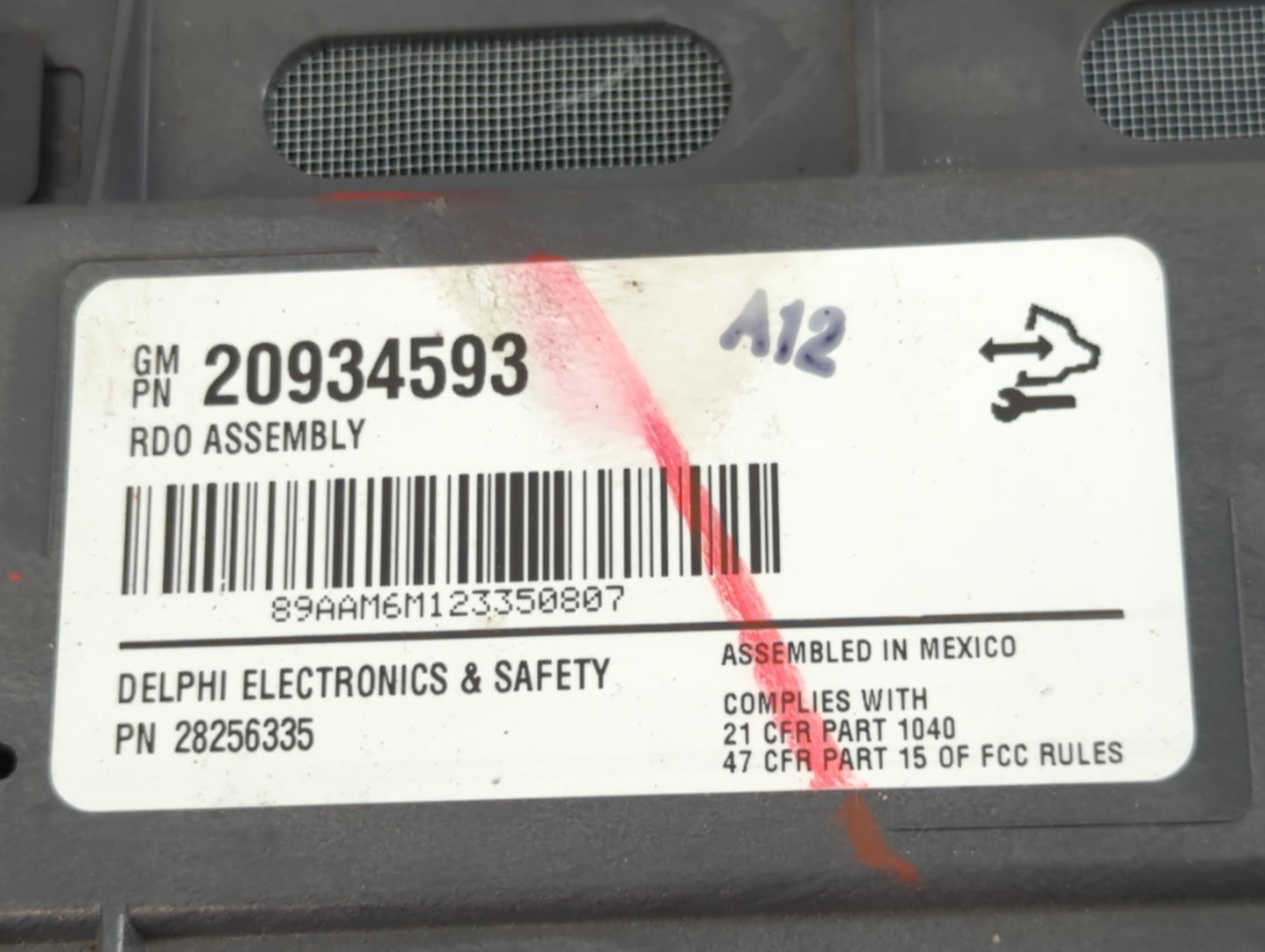 2010-2013 Gmc Sierra 1500 Radio AM FM Cd Player Receiver Replacement P/N:20934593 Fits OEM Used Auto Parts - Oemusedautopart