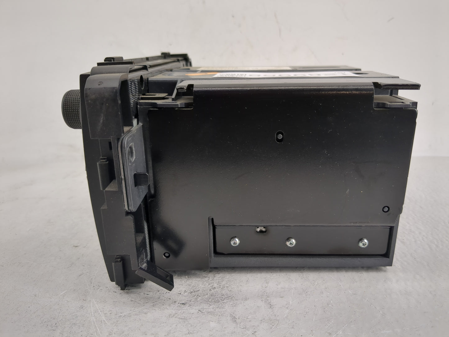 2010-2013 Gmc Sierra 1500 Radio AM FM Cd Player Receiver Replacement P/N:20934593 Fits OEM Used Auto Parts - Oemusedautopart
