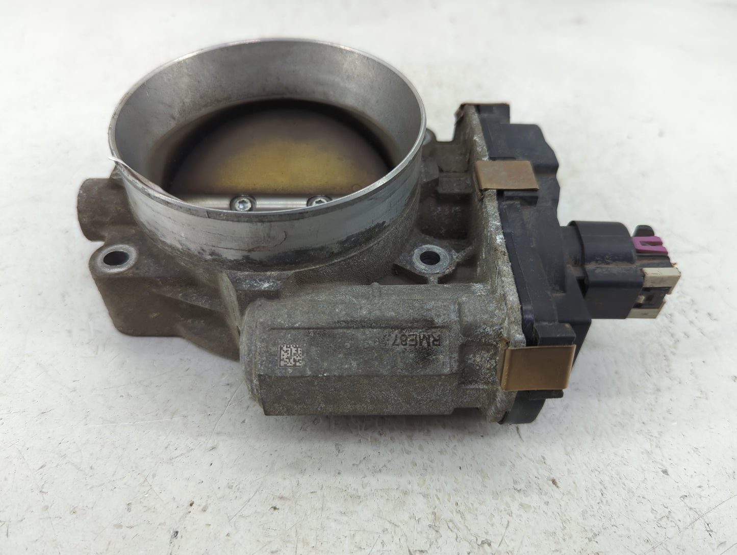 2009-2013 Gmc Sierra 1500 Throttle Body Fits Fits 2009 2010 2011 2012 2013 2014 2015 OEM Used Auto Parts - Oemusedautoparts1