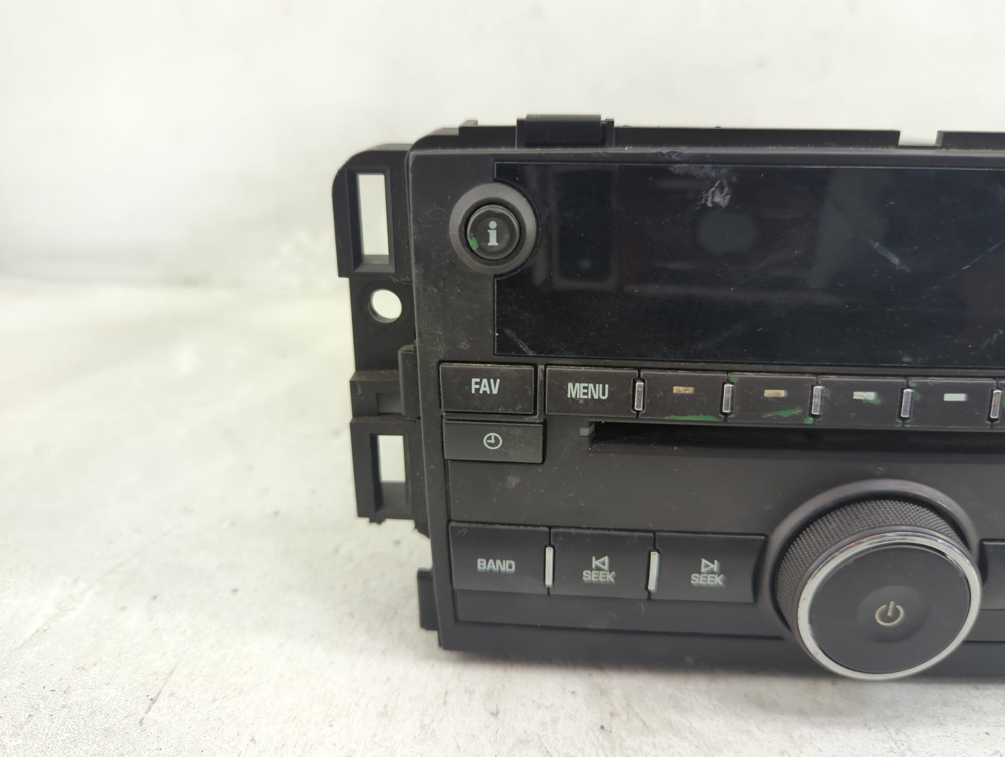 2010-2013 Gmc Sierra 1500 Radio AM FM Cd Player Receiver Replacement P/N:20934593 Fits OEM Used Auto Parts - Oemusedautopart
