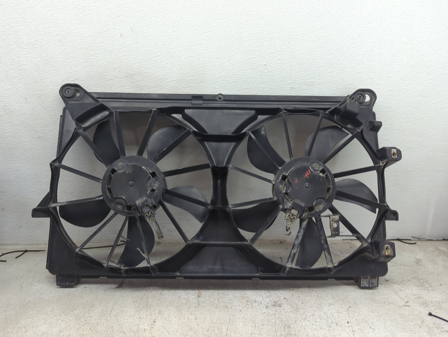 2010-2013 Gmc Sierra 1500 Electric Radiator Cooling Fan Motor Assembly Fits Fits 2010 2011 2012 2013 2014 OEM Used Auto Part