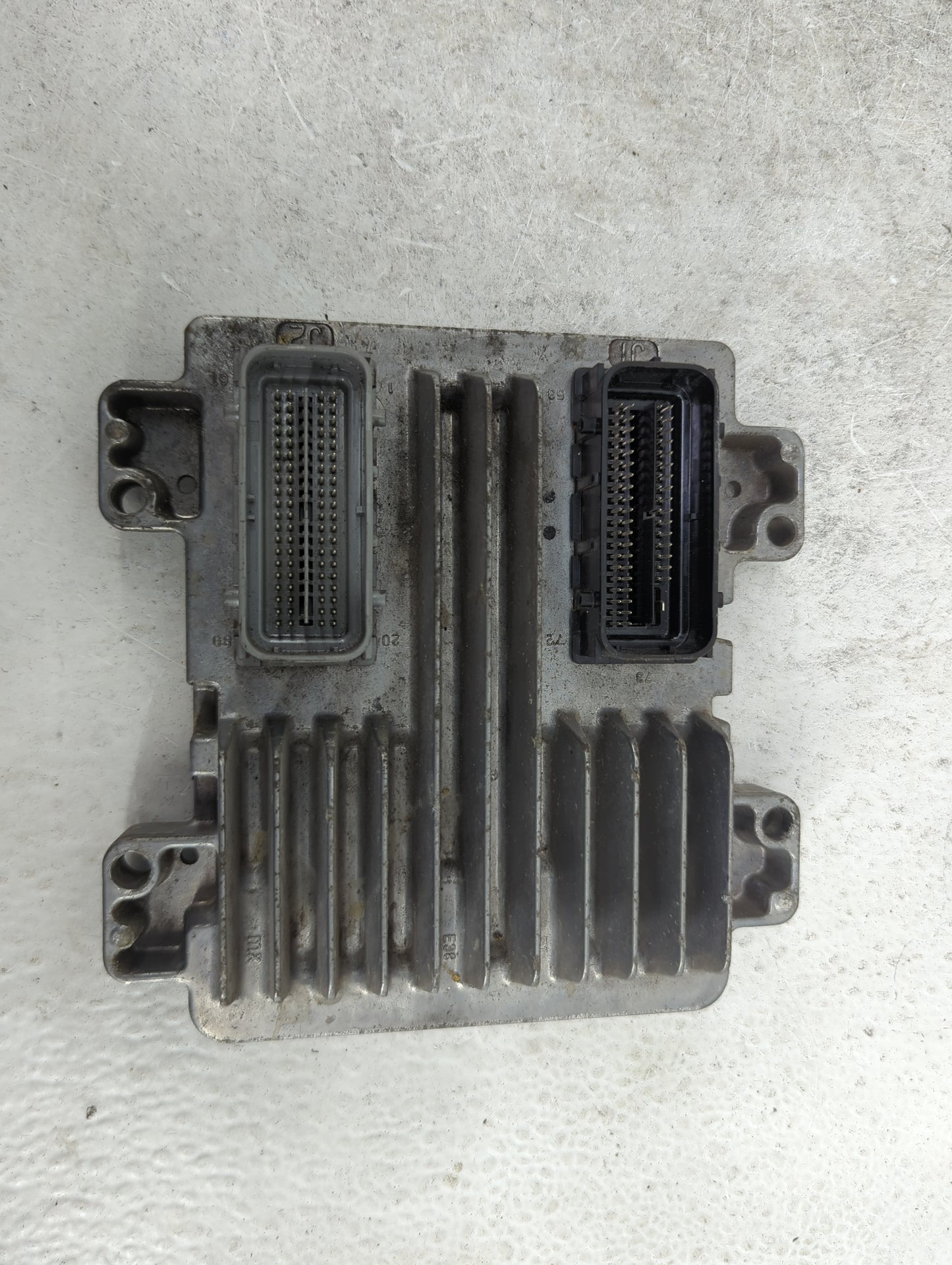 2010-2013 Gmc Sierra 1500 PCM Engine Control Computer ECU ECM PCU OEM P/N:12653784 86ABHDK22178T32N Fits OEM Used Auto Parts