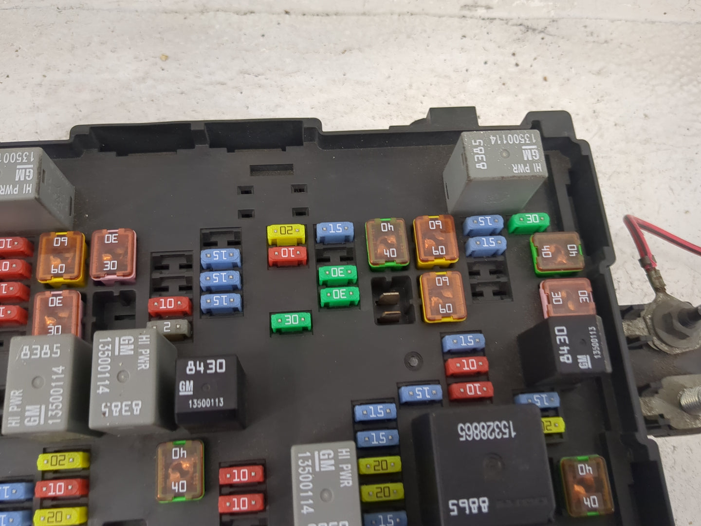 2010-2013 Gmc Sierra 1500 Fusebox Fuse Box Panel Relay Module P/N:22798215 22798215_N1 Fits Fits 2010 2011 2012 2013 OEM Use