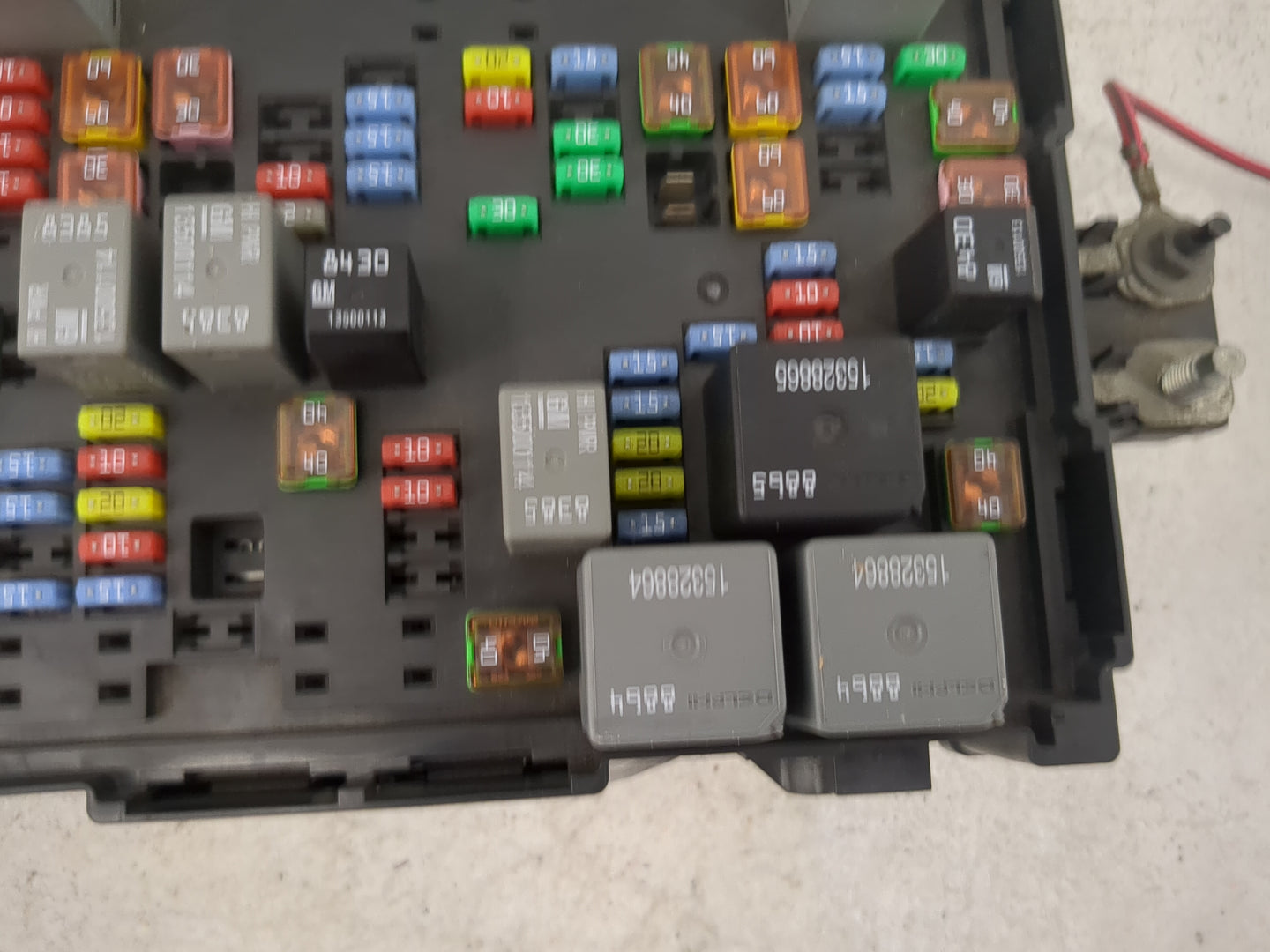 2010-2013 Gmc Sierra 1500 Fusebox Fuse Box Panel Relay Module P/N:22798215 22798215_N1 Fits Fits 2010 2011 2012 2013 OEM Use