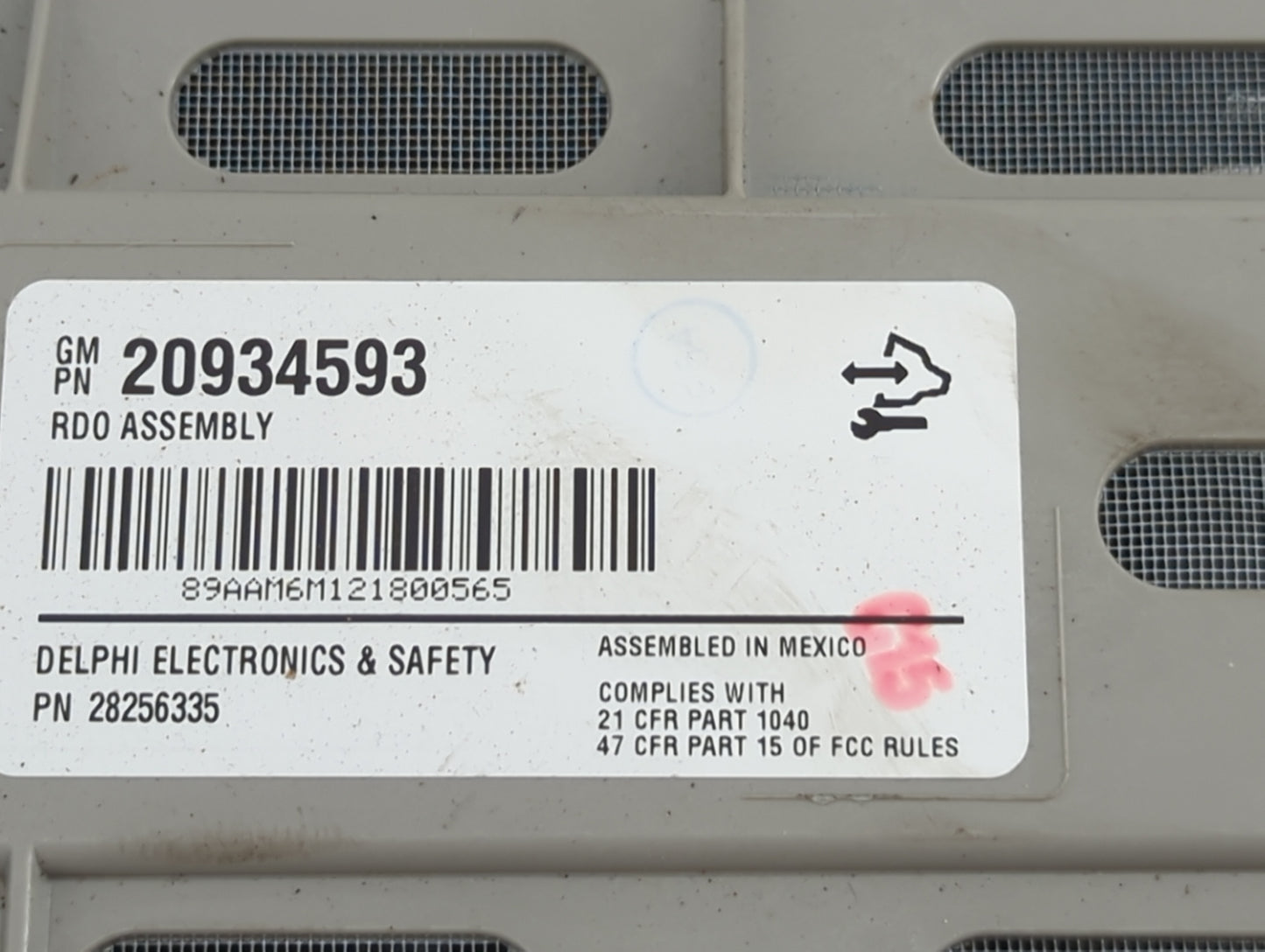 2010-2013 Gmc Sierra 1500 Radio AM FM Cd Player Receiver Replacement P/N:20934593 28256335 Fits OEM Used Auto Parts - Oemuse