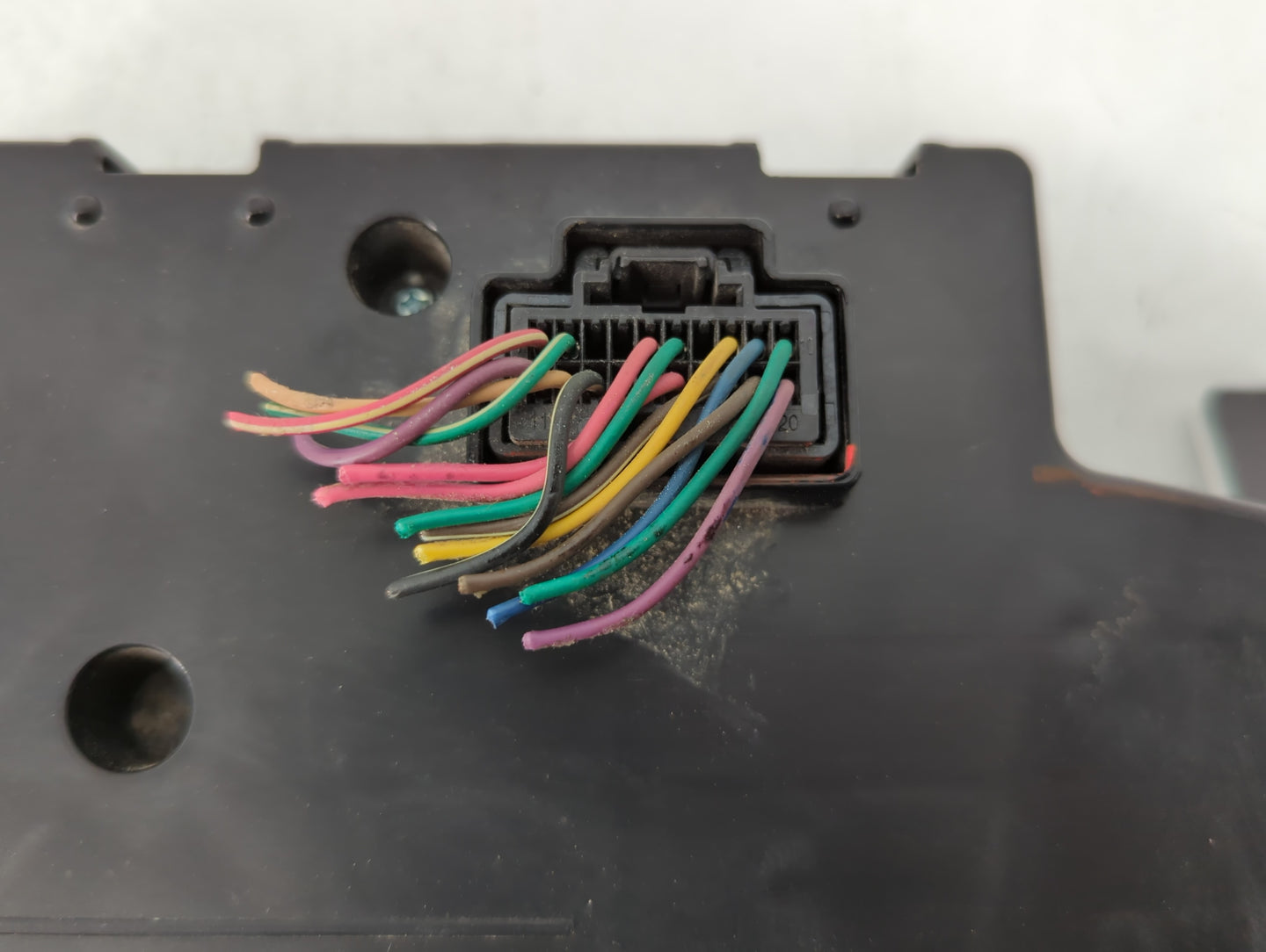 2012-2013 Gmc Sierra 1500 Instrument Cluster Speedometer Gauges Fits Fits 2012 2013 2014 OEM Used Auto Parts - Oemusedautopa