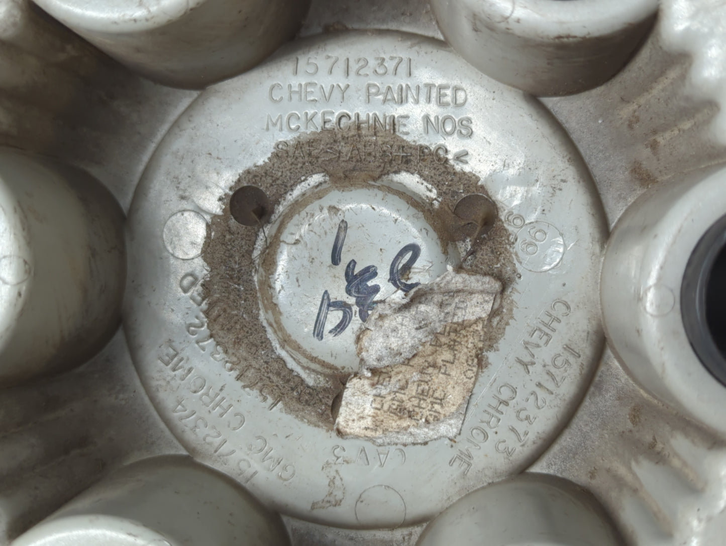 2013 Gmc Sierra 1500 Rim Wheel Center Cap - Oemusedautoparts1.com