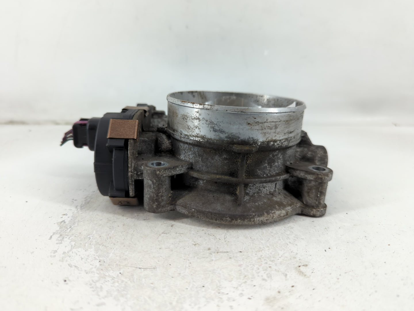 2009-2013 Gmc Sierra 1500 Throttle Body P/N:RME87 Fits Fits 2009 2010 2011 2012 2013 2014 2015 OEM Used Auto Parts - Oemused