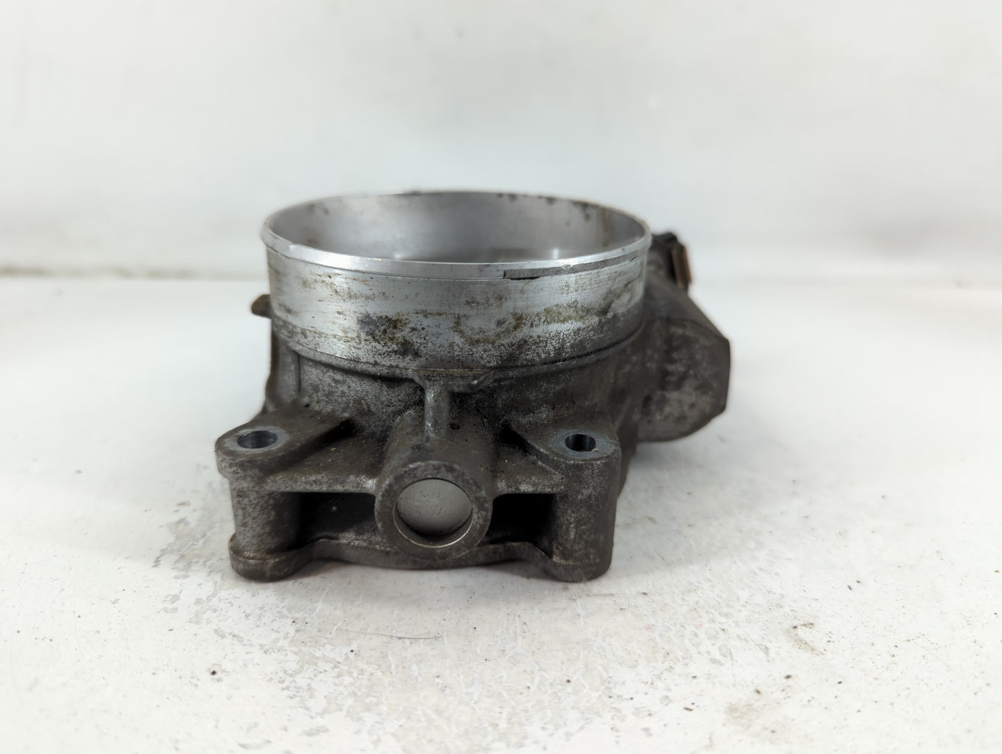 2009-2013 Gmc Sierra 1500 Throttle Body P/N:RME87 Fits Fits 2009 2010 2011 2012 2013 2014 2015 OEM Used Auto Parts - Oemused