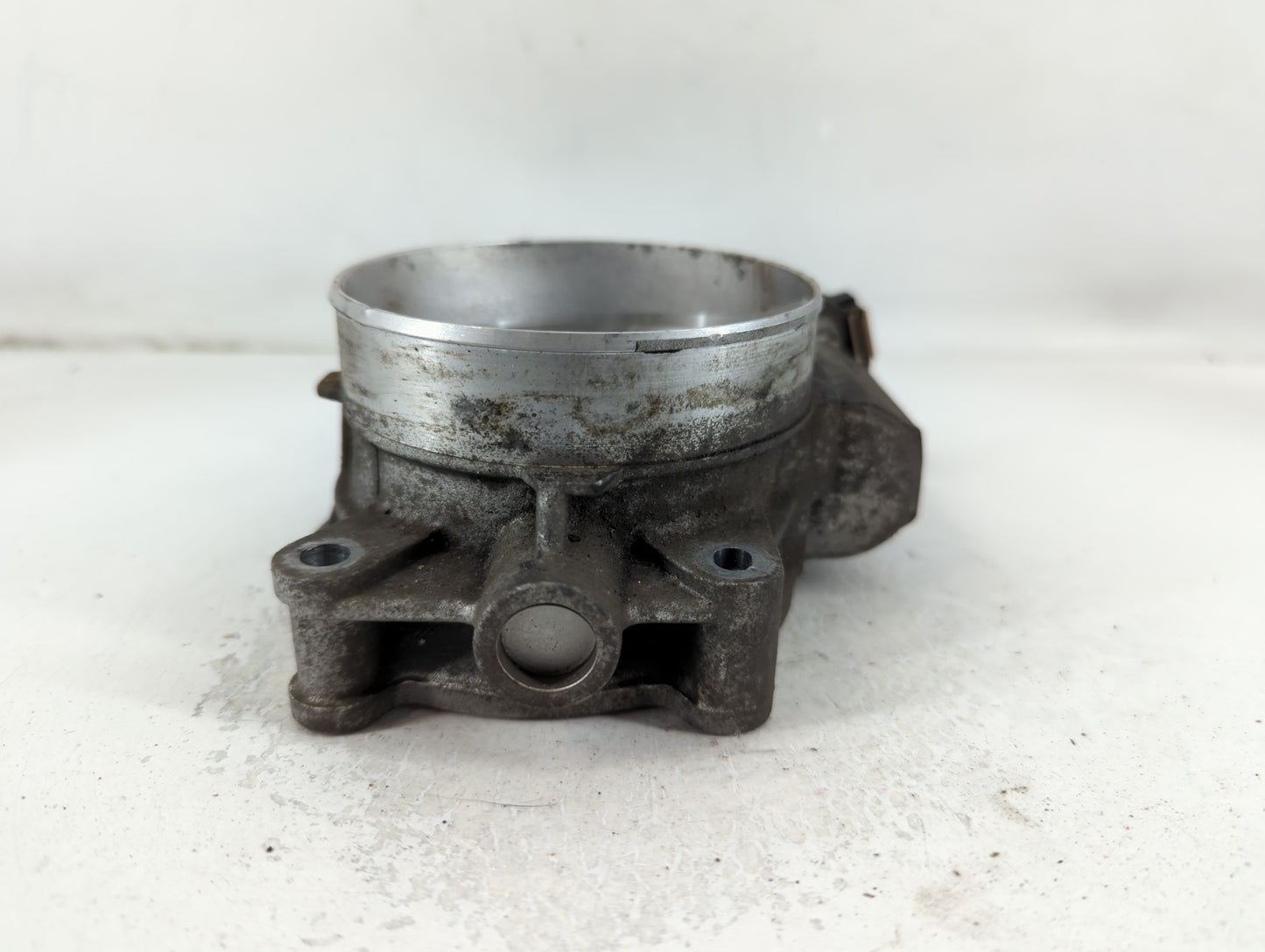 2009-2013 Gmc Sierra 1500 Throttle Body P/N:RME87 Fits Fits 2009 2010 2011 2012 2013 2014 2015 OEM Used Auto Parts - Oemused