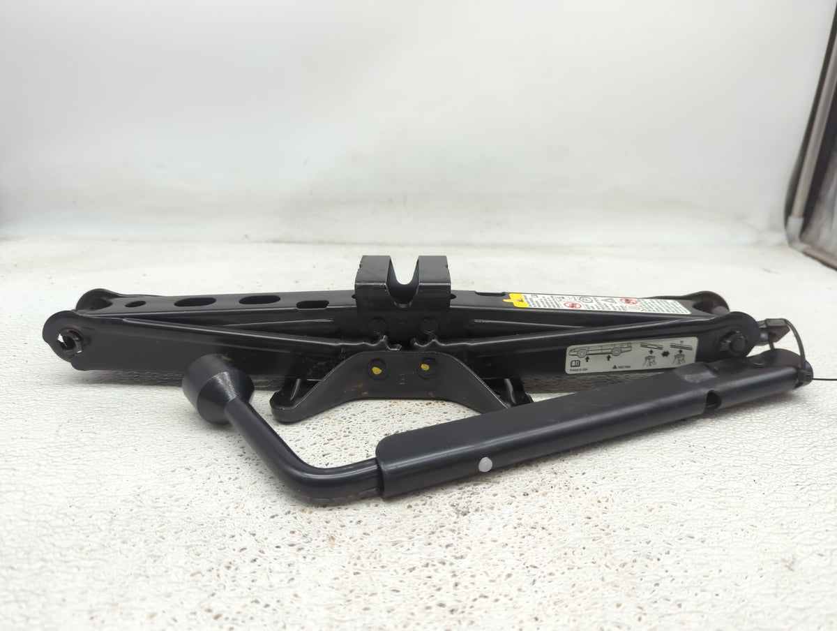 Gmc Terrain Spare Scissor Car Jack 1066742 - Oemusedautoparts1.com