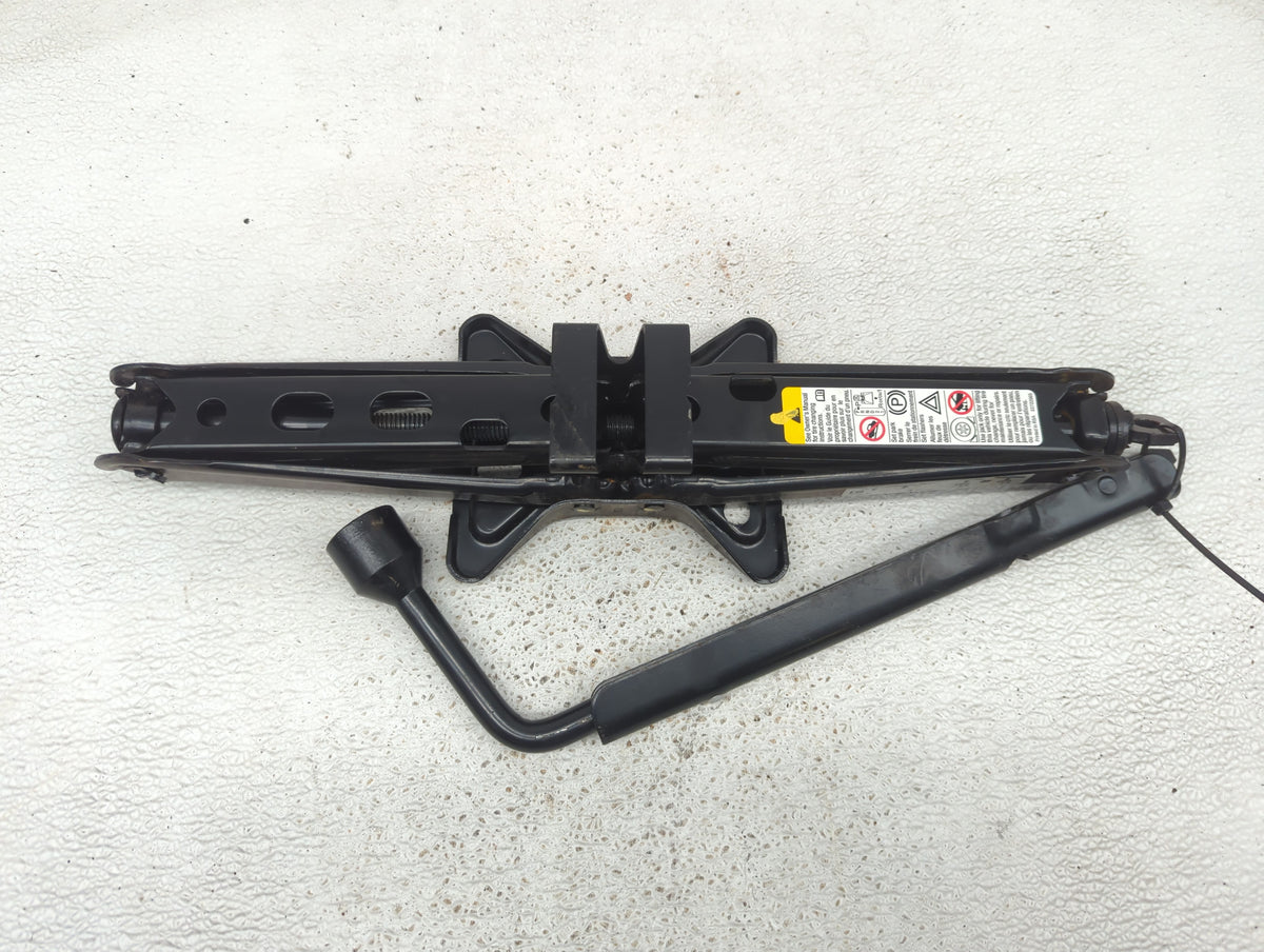 Gmc Terrain Spare Scissor Car Jack 1066742 - Oemusedautoparts1.com