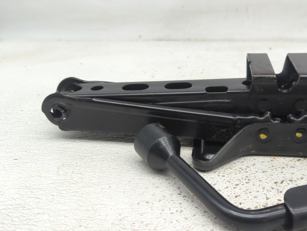 Gmc Terrain Spare Scissor Car Jack 1066742 - Oemusedautoparts1.com