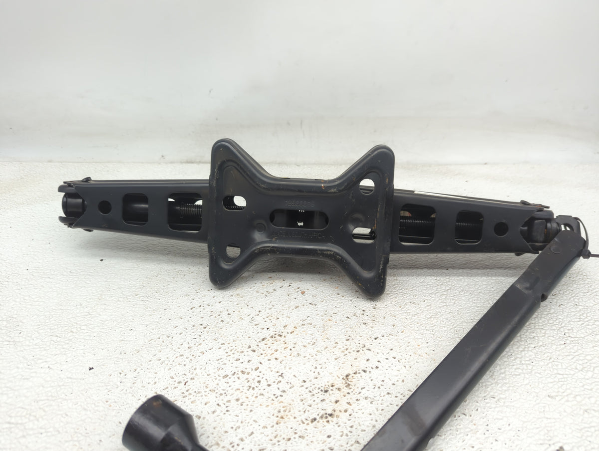 Gmc Terrain Spare Scissor Car Jack 1066742 - Oemusedautoparts1.com