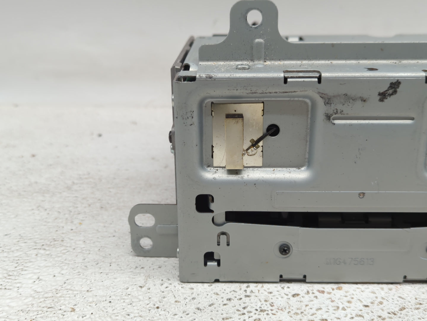 2013 Gmc Terrain Radio AM FM Cd Player Receiver Replacement P/N:23135481 Fits OEM Used Auto Parts - Oemusedautoparts1.com