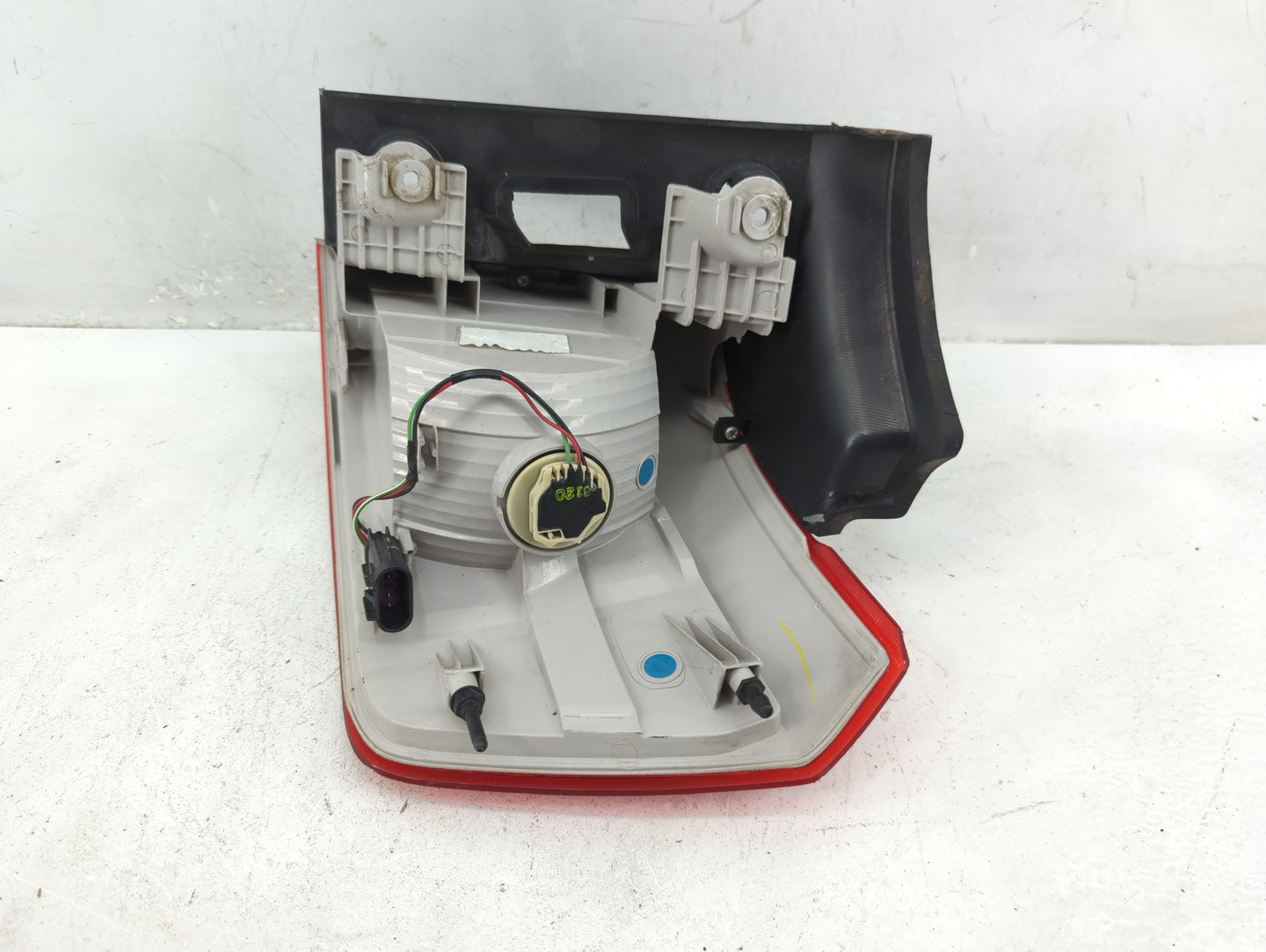 2010-2017 Gmc Terrain Tail Light Assembly Passenger Right OEM Fits Fits 2010 2011 2012 2013 2014 2015 2016 2017 OEM Used Aut