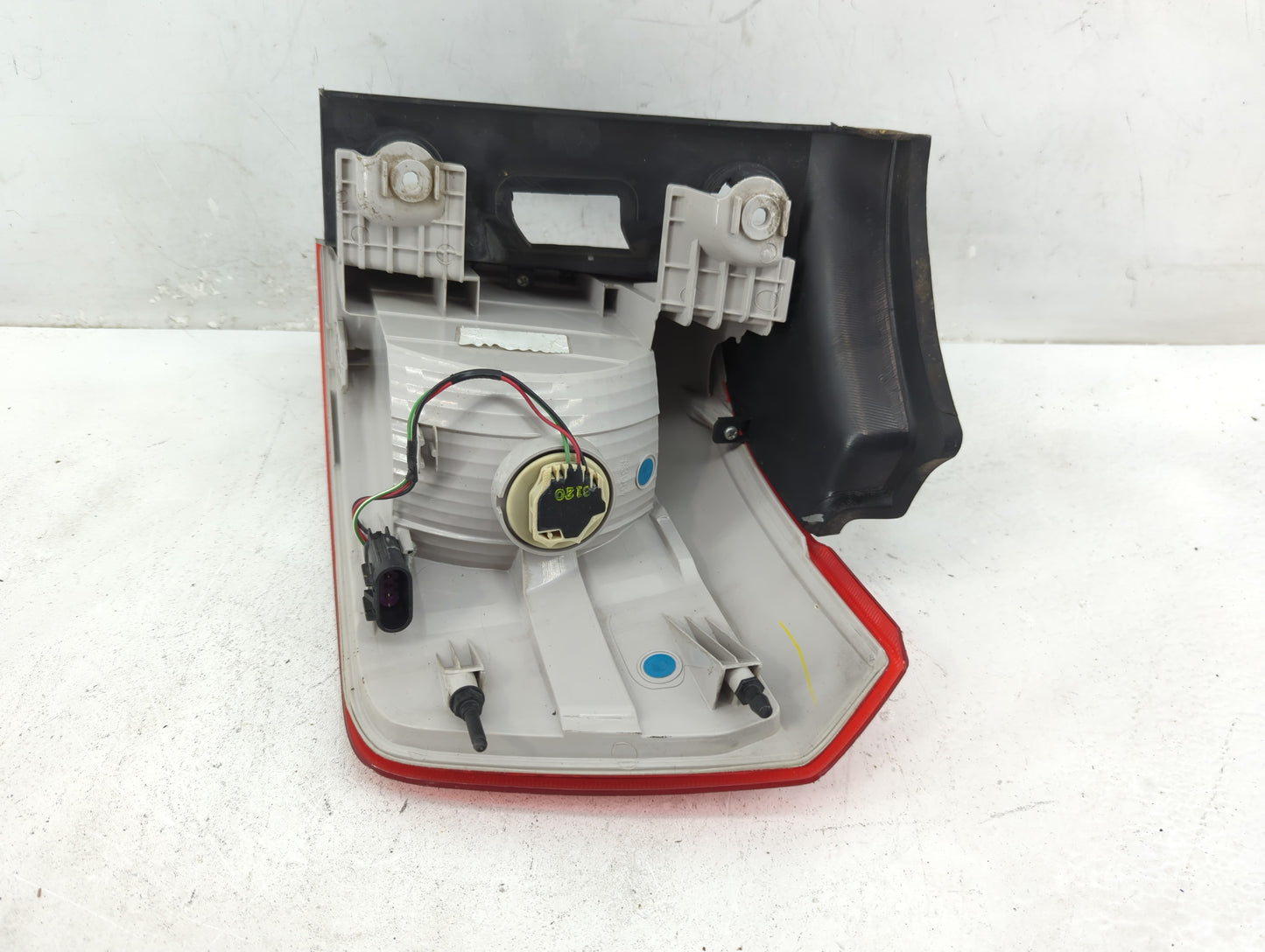 2010-2017 Gmc Terrain Tail Light Assembly Passenger Right OEM Fits Fits 2010 2011 2012 2013 2014 2015 2016 2017 OEM Used Aut