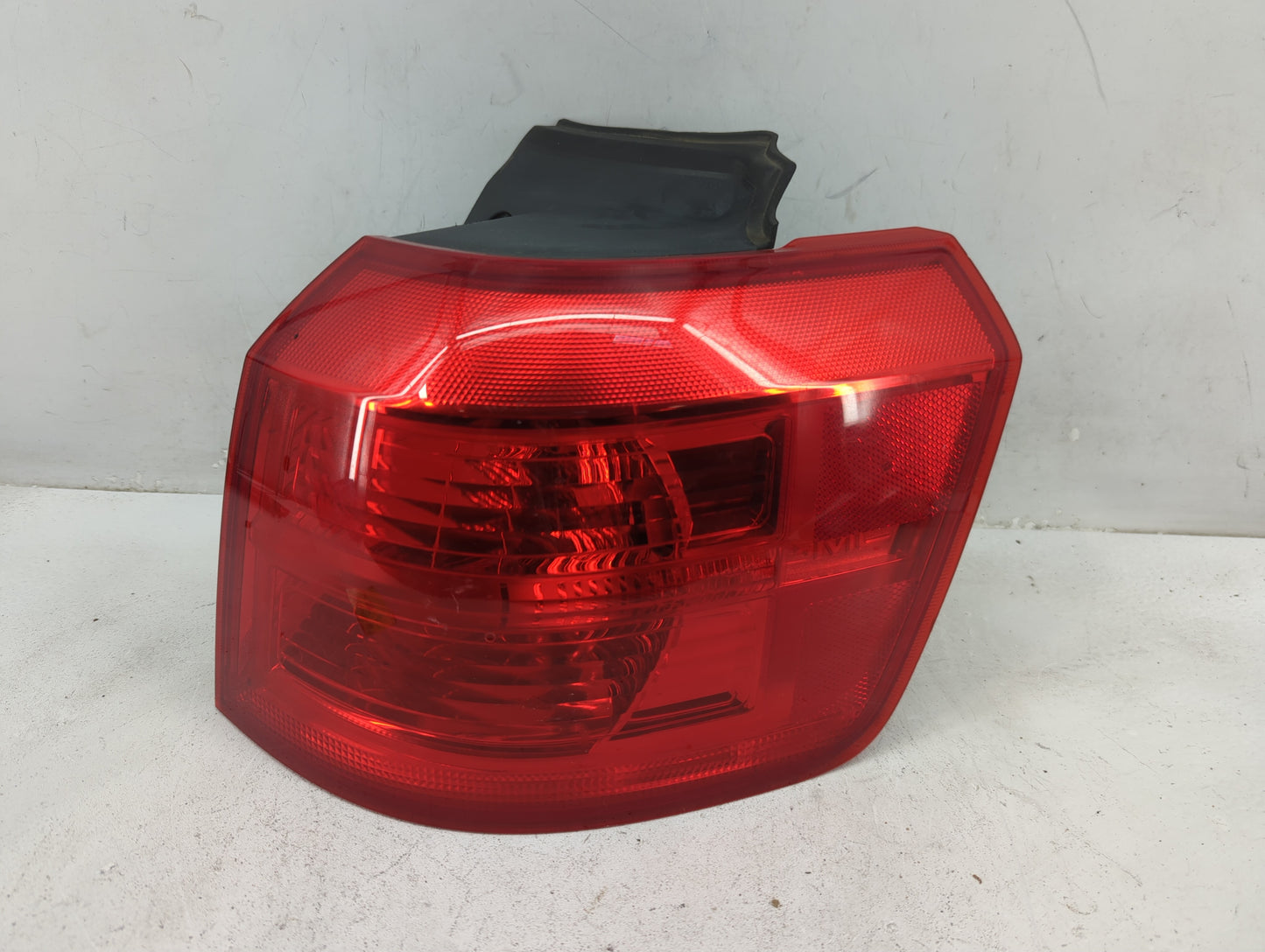 2010-2017 Gmc Terrain Tail Light Assembly Driver Left OEM Fits Fits 2010 2011 2012 2013 2014 2015 2016 2017 OEM Used Auto Pa