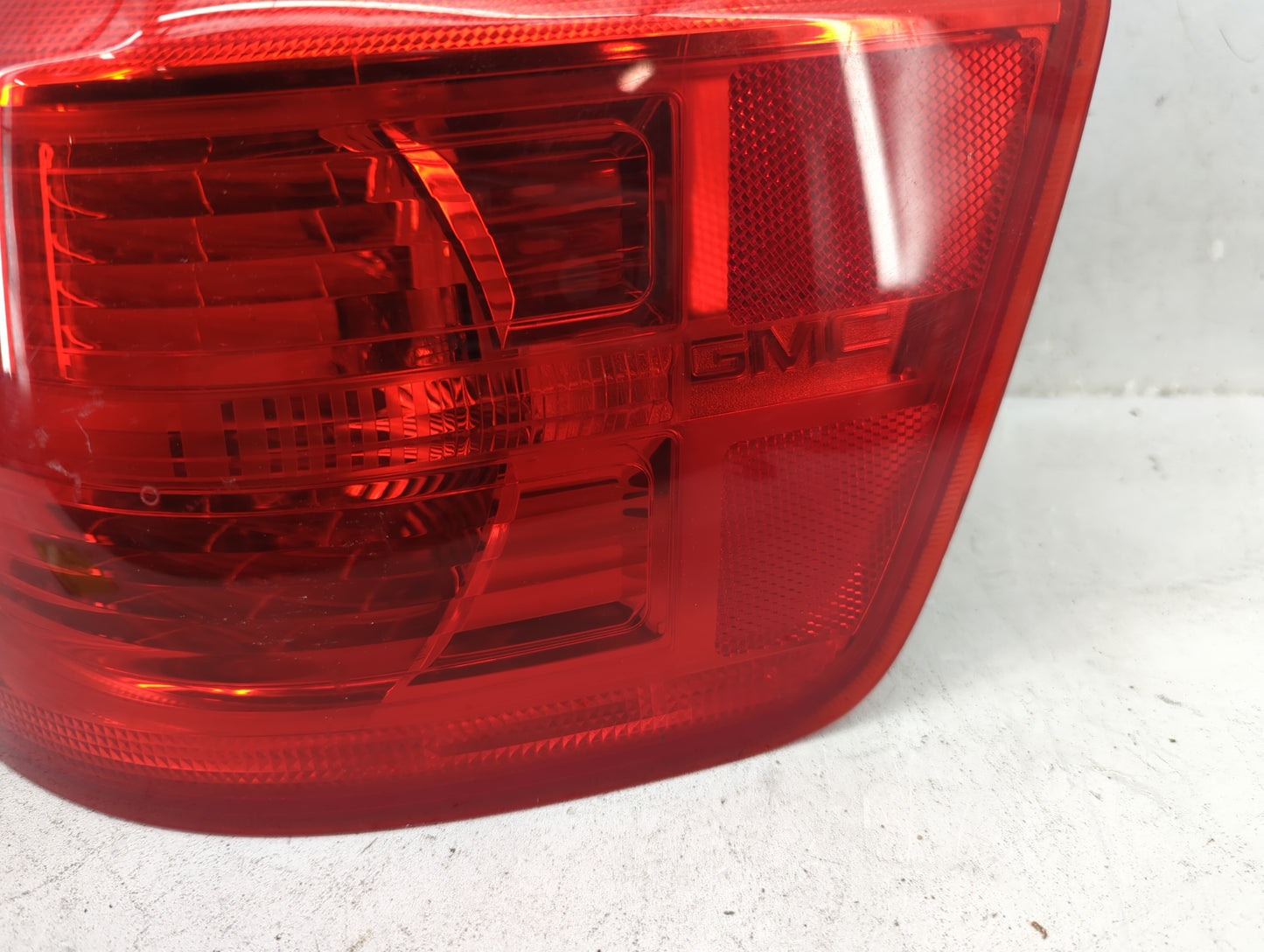 2010-2017 Gmc Terrain Tail Light Assembly Driver Left OEM Fits Fits 2010 2011 2012 2013 2014 2015 2016 2017 OEM Used Auto Pa