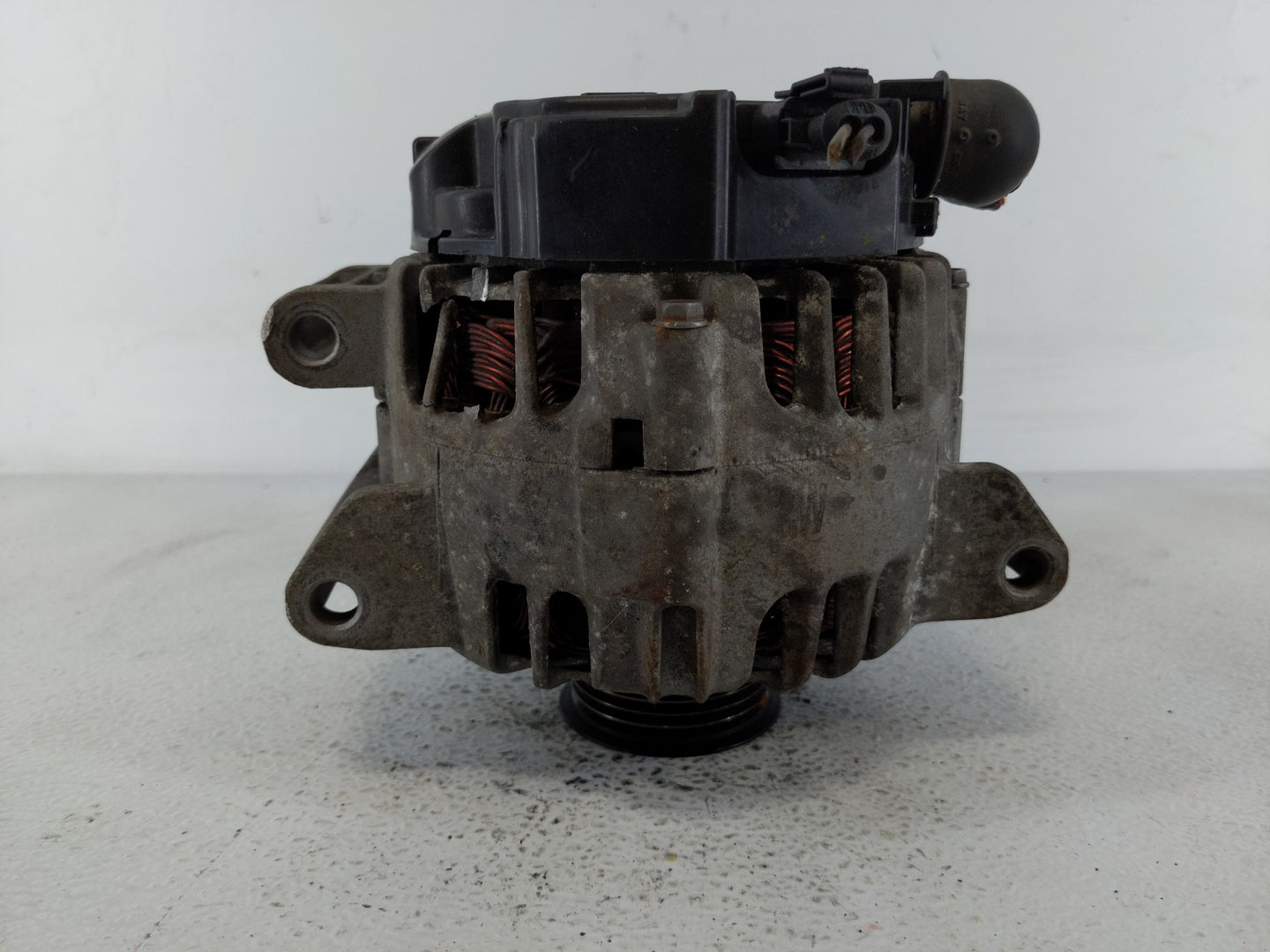 2010-2017 Gmc Terrain Alternator Replacement Generator Charging Assembly Engine OEM P/N:13500315 Fits OEM Used Auto Parts - 