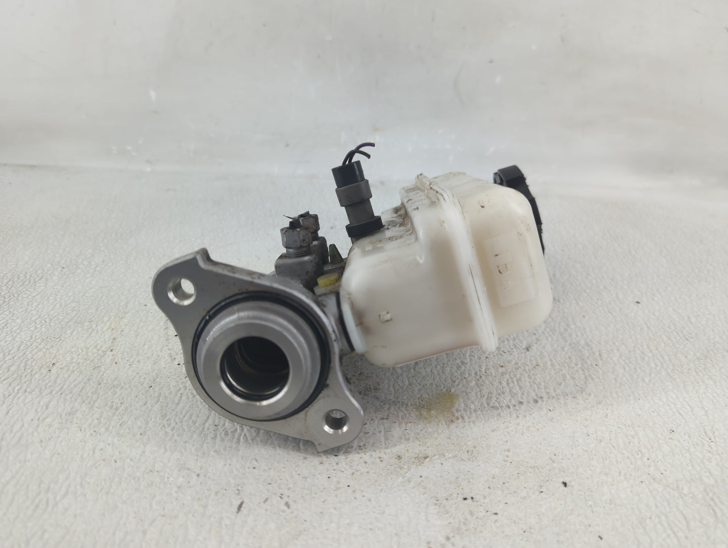 2011-2017 Gmc Terrain Brake Master Cylinder - Oemusedautoparts1.com