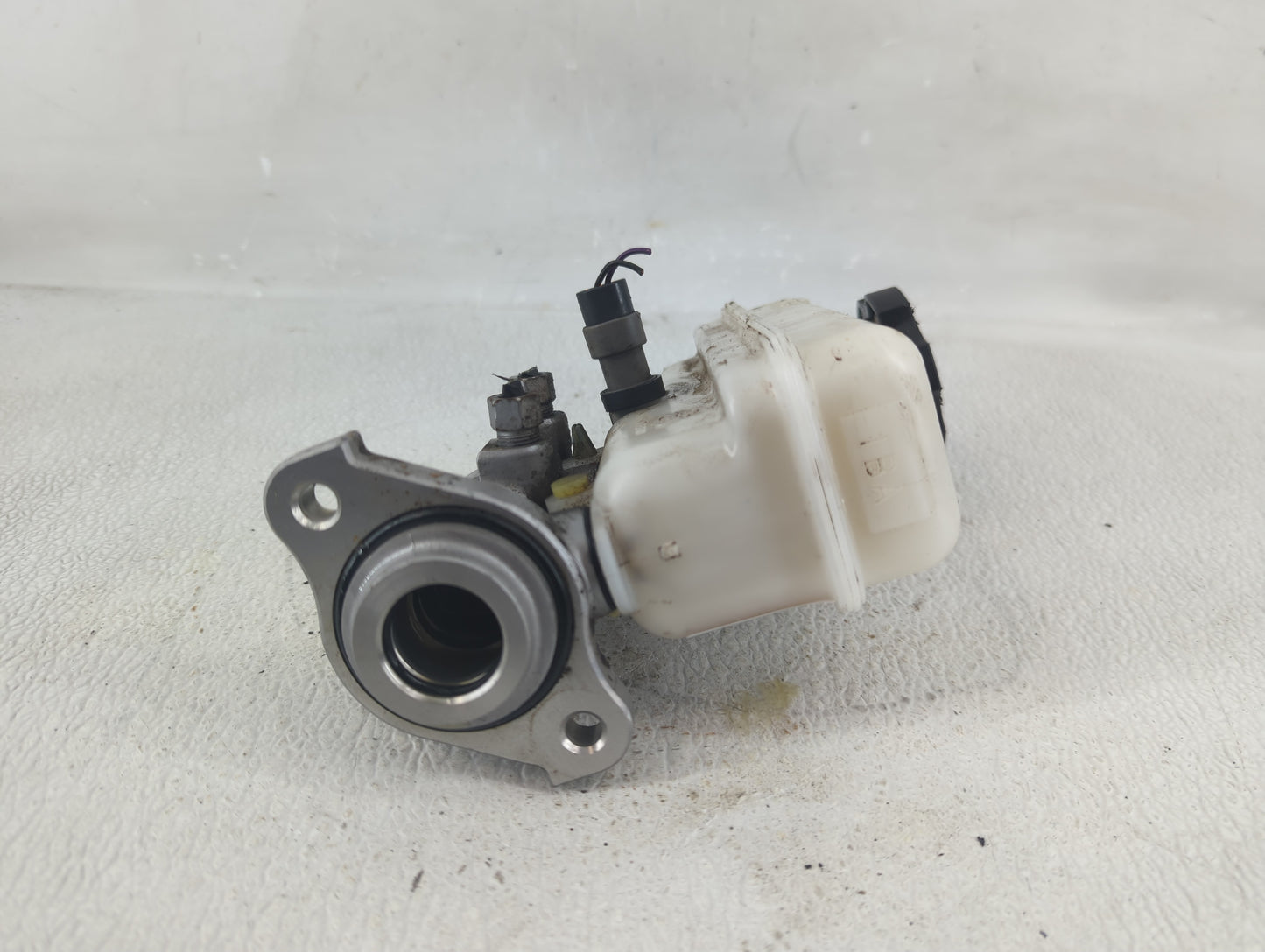 2011-2017 Gmc Terrain Brake Master Cylinder - Oemusedautoparts1.com