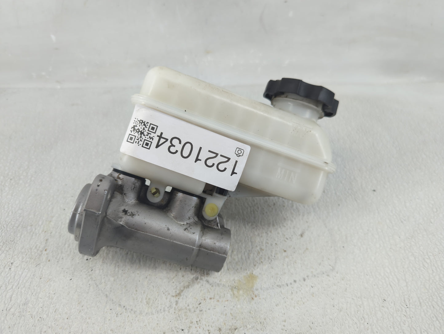 2011-2017 Gmc Terrain Brake Master Cylinder - Oemusedautoparts1.com