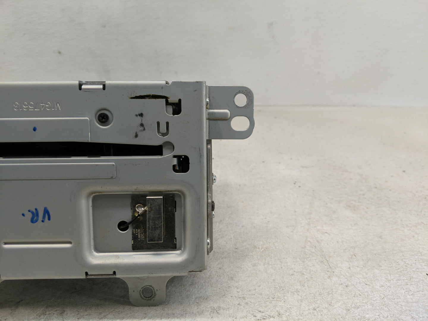 2013 Gmc Terrain Radio AM FM Cd Player Receiver Replacement P/N:22965237 Fits OEM Used Auto Parts - Oemusedautoparts1.com