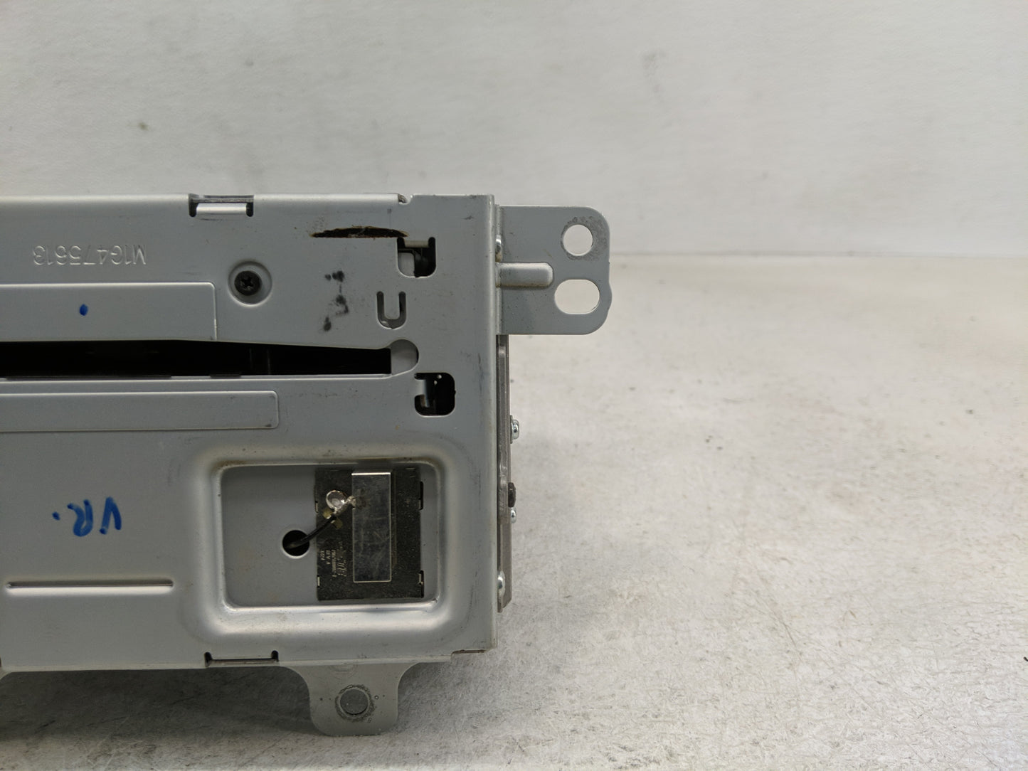 2013 Gmc Terrain Radio AM FM Cd Player Receiver Replacement P/N:22965237 Fits OEM Used Auto Parts - Oemusedautoparts1.com