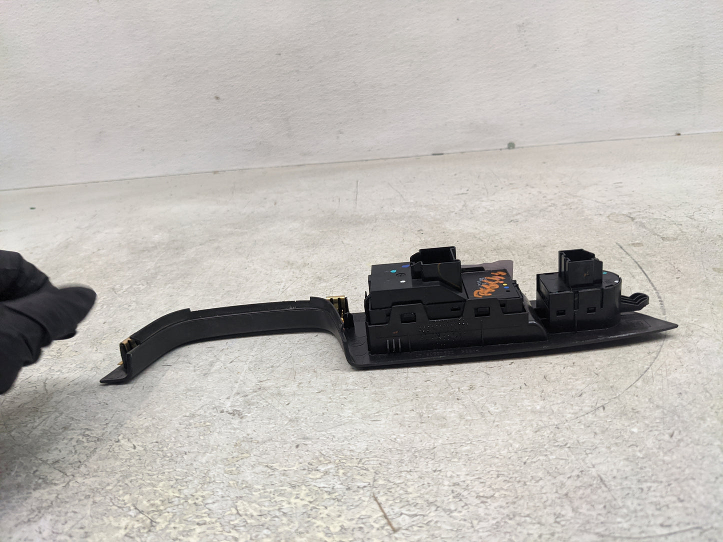 2010-2017 Gmc Terrain Master Power Window Switch Replacement Driver Side Left P/N:20917599 Fits OEM Used Auto Parts - Oemuse