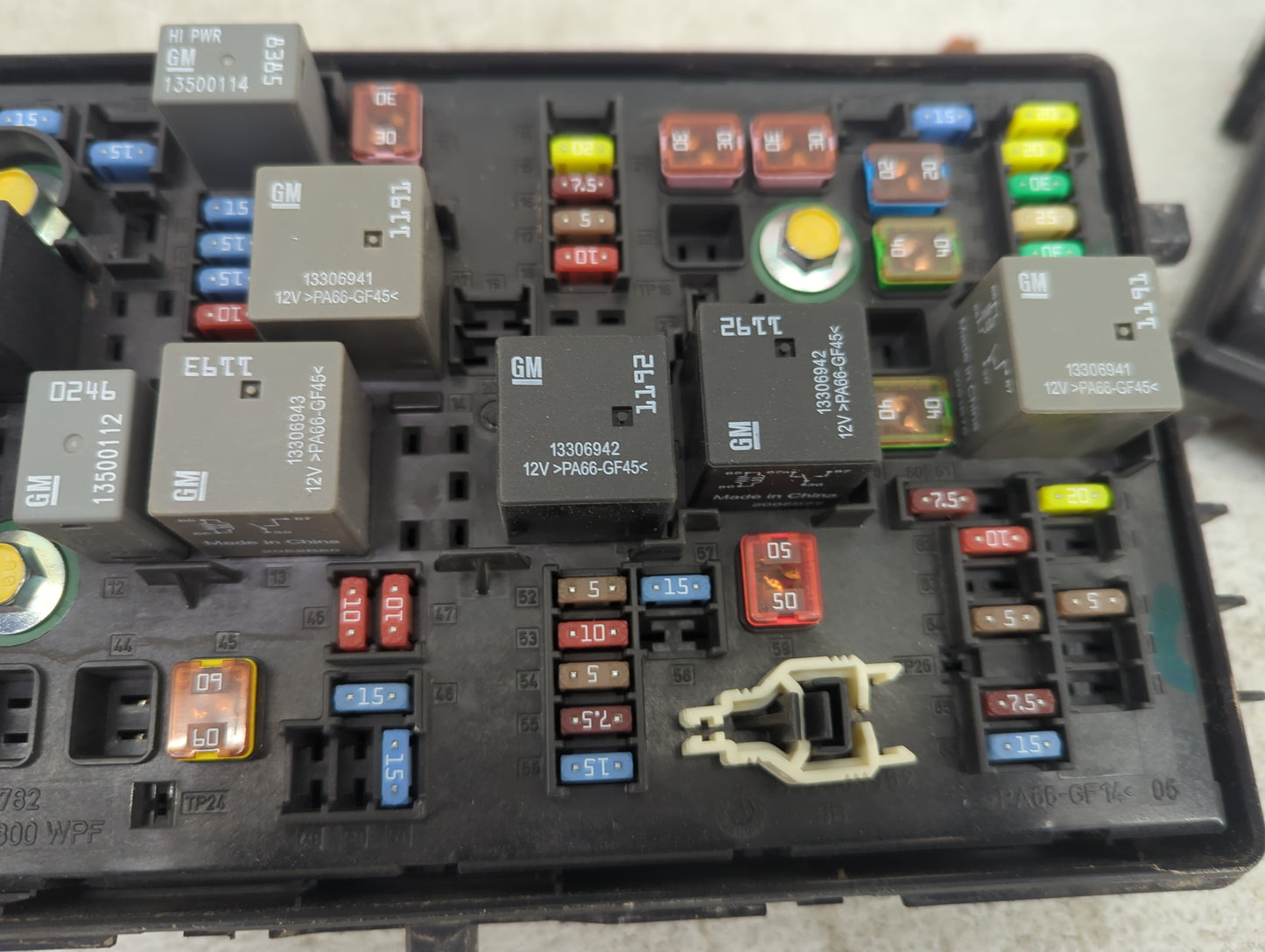 2013-2016 Gmc Terrain Fusebox Fuse Box Panel Relay Module P/N:13255300 13222782 Fits Fits 2013 2014 2015 2016 OEM Used Auto 