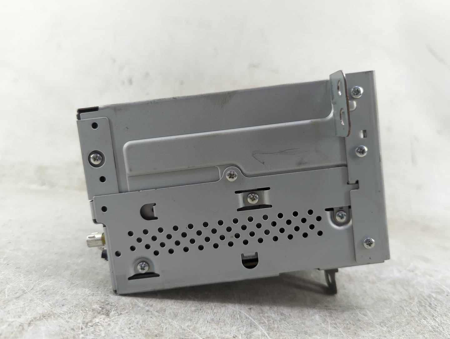 2013 Gmc Terrain Radio AM FM Cd Player Receiver Replacement P/N:22979837 GA-130-COLR-NS, CQ-FG7ZE7GDA Fits OEM Used Auto Par