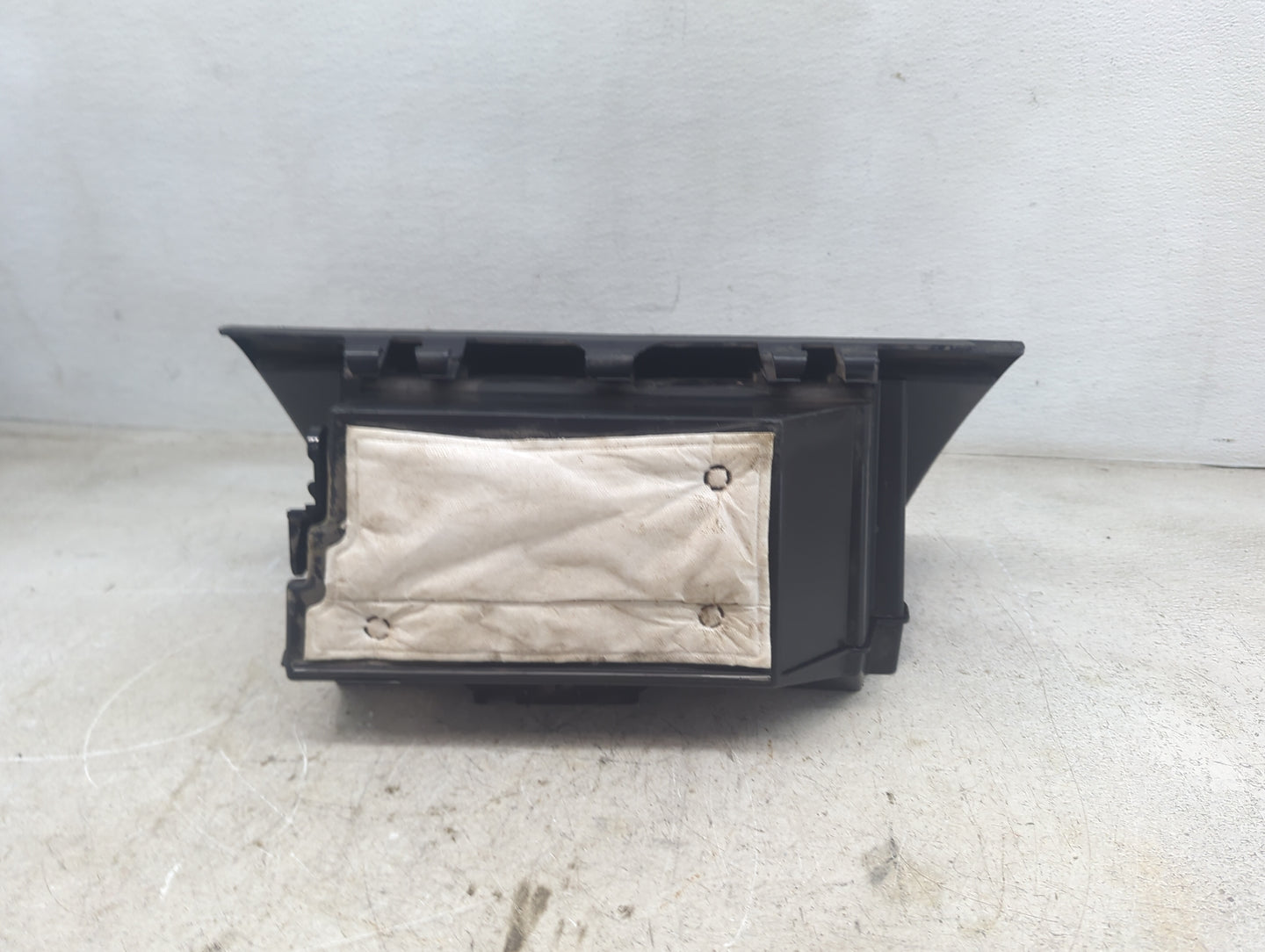 2013 Gmc Terrain Passenger Glove Box Door Storage Compartment Black - Oemusedautoparts1.com