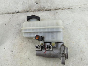 2011-2017 Gmc Terrain Brake Master Cylinder 1492297 - Oemusedautoparts1.com