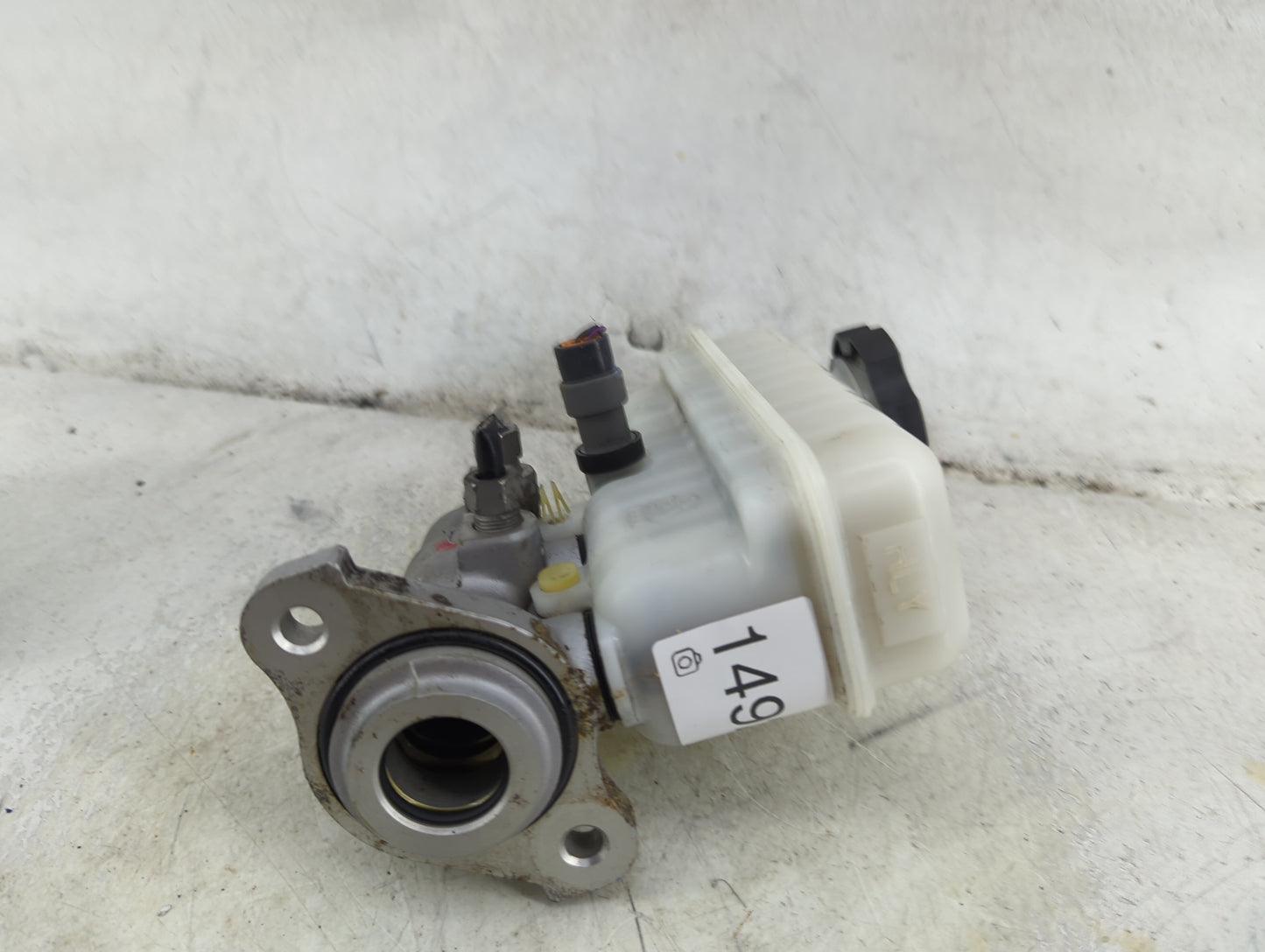 2011-2017 Gmc Terrain Brake Master Cylinder 1492297 - Oemusedautoparts1.com