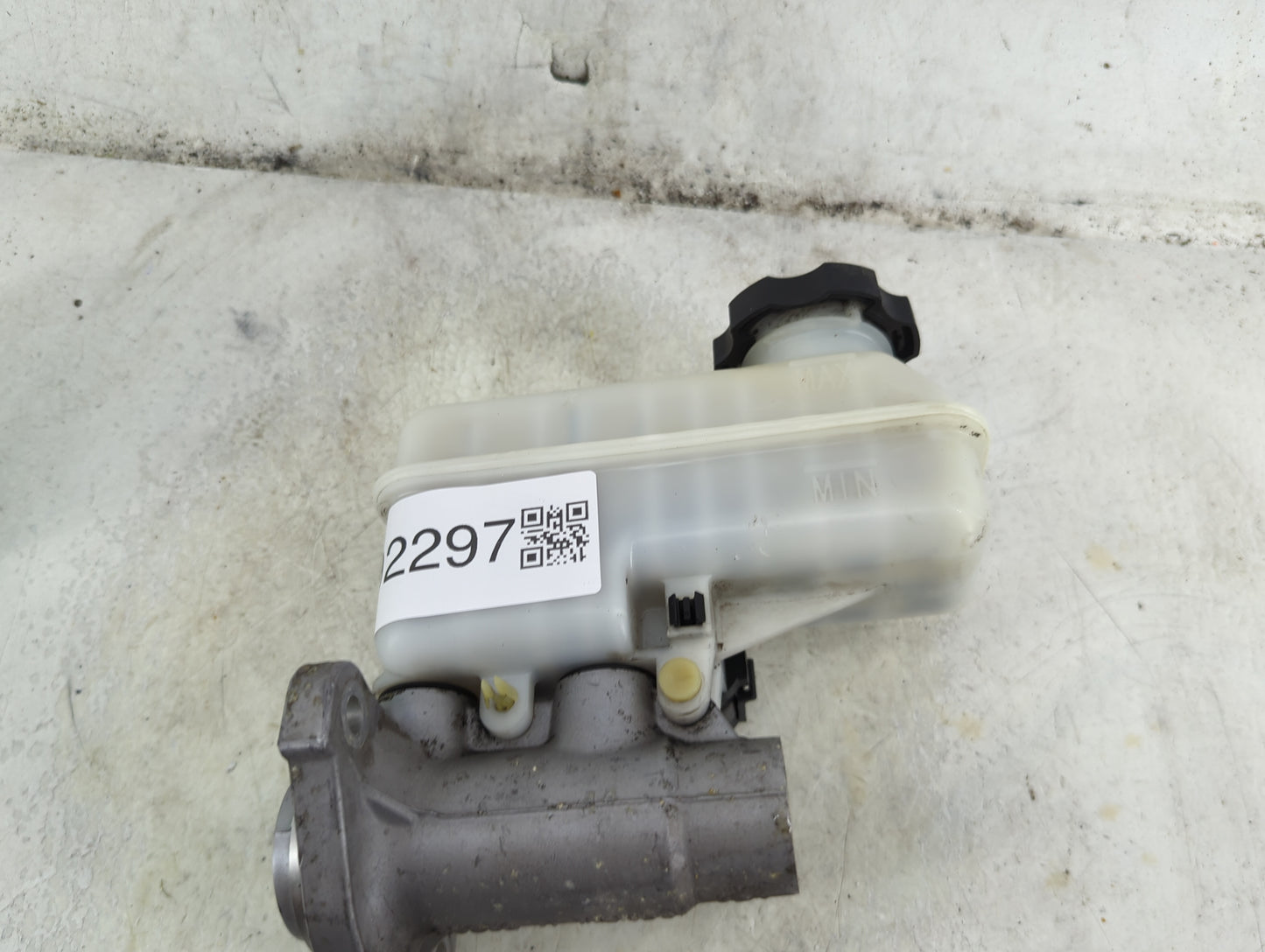 2011-2017 Gmc Terrain Brake Master Cylinder 1492297 - Oemusedautoparts1.com