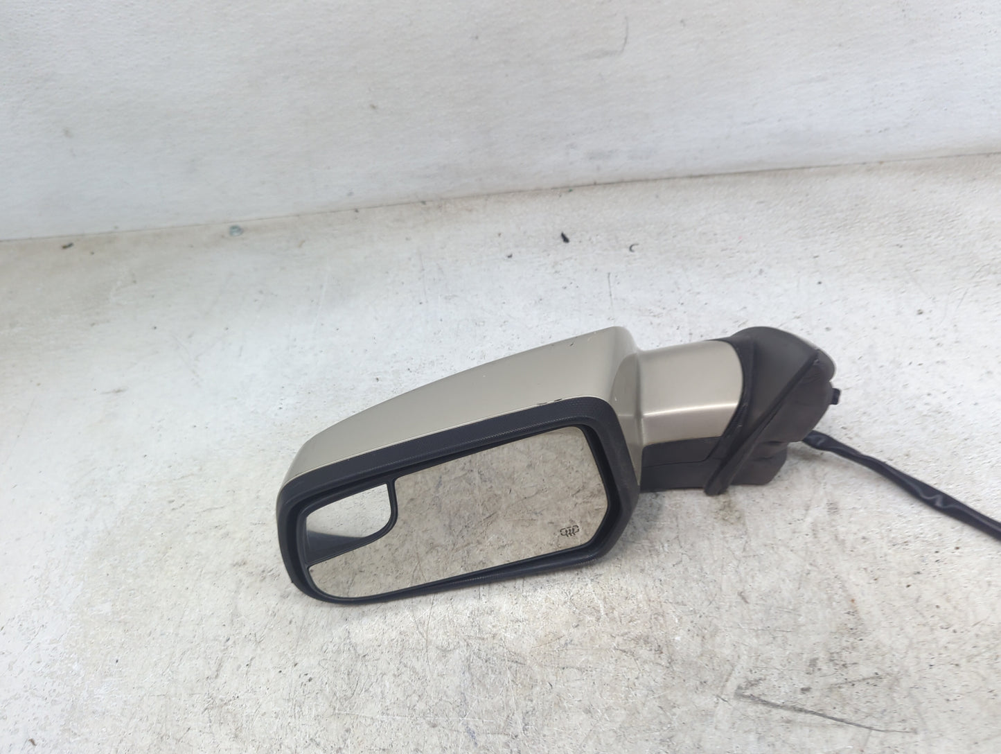 2011-2014 Gmc Terrain Driver Side View Mirror - Left Door Mirror OEM Used - Oemusedautoparts1.com