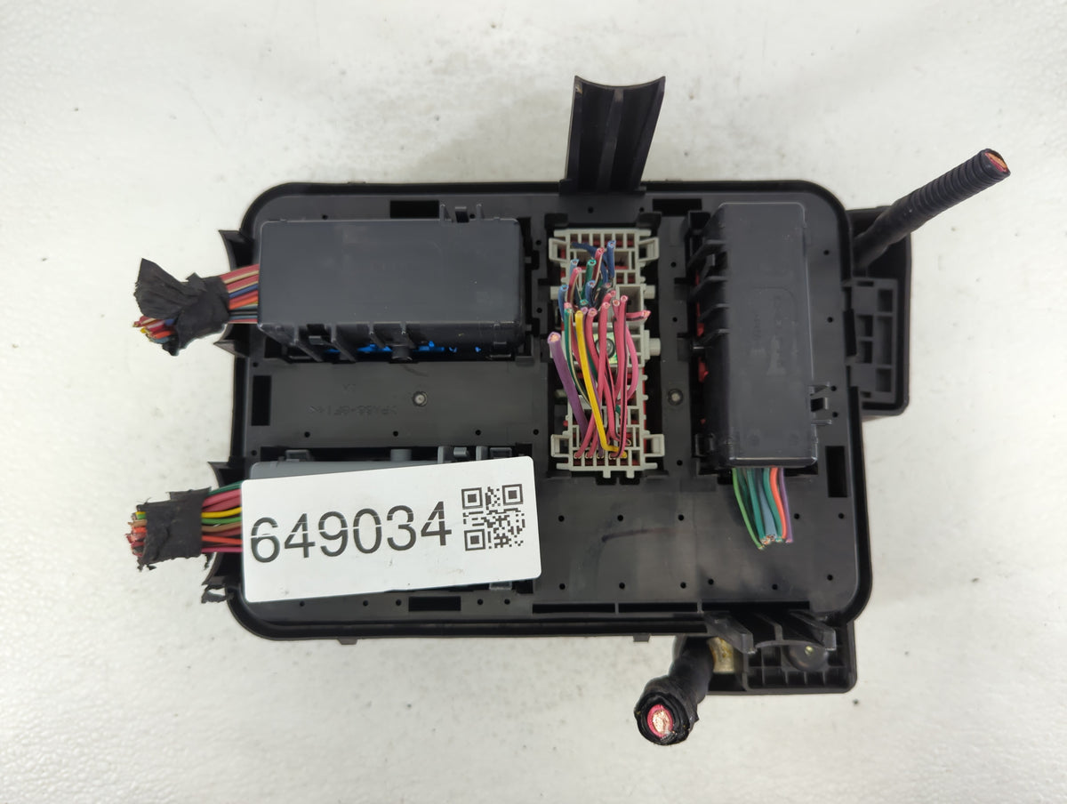 2013 Gmc Terrain Fusebox Fuse Box Panel Relay Module P/N:22929763_01 Fits OEM Used Auto Parts - Oemusedautoparts1.com