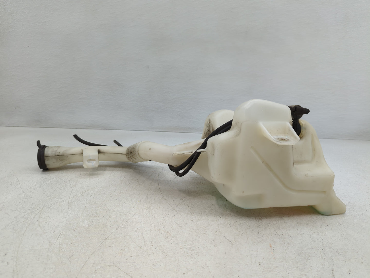 2010-2017 Gmc Terrain Windshield Washer Fluid Reservoir Bottle Oem - Oemusedautoparts1.com
