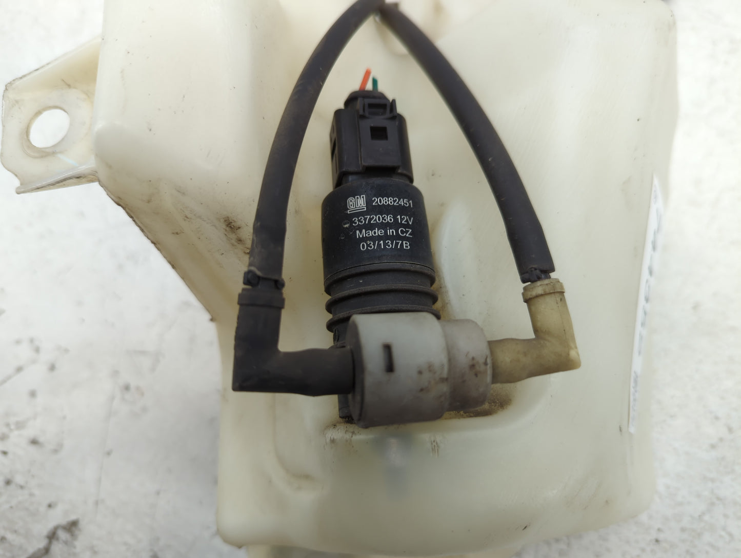 2010-2017 Gmc Terrain Windshield Washer Fluid Reservoir Bottle Oem - Oemusedautoparts1.com