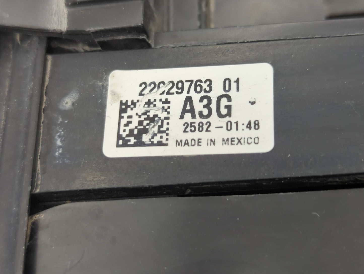 2013-2016 Gmc Terrain Fusebox Fuse Box Panel Relay Module P/N:22029763 Fits Fits 2013 2014 2015 2016 OEM Used Auto Parts - O