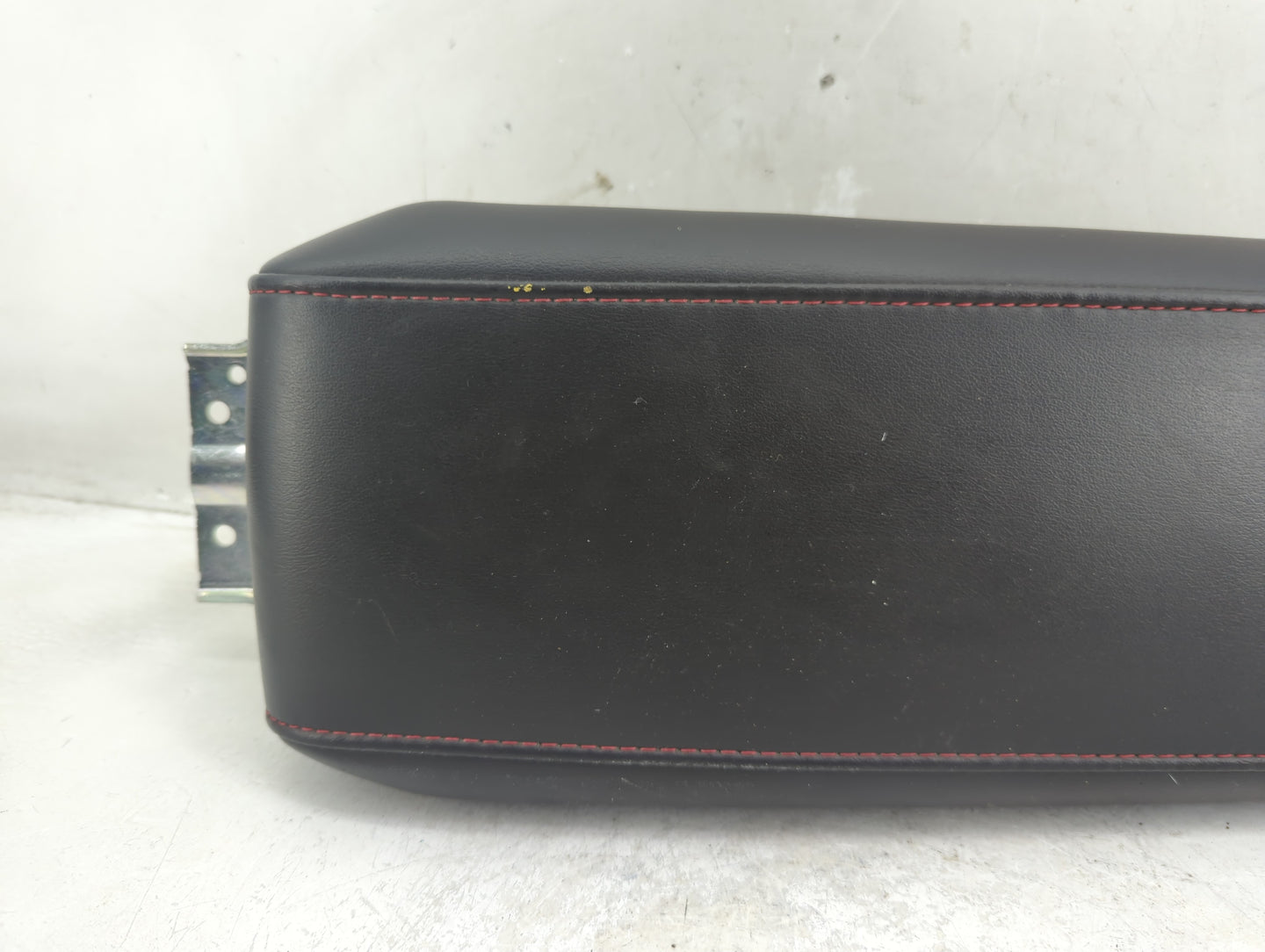 2013-2015 Gmc Terrain Center Console Armrest Cover Lid Fits Fits 2013 2014 2015 OEM Used Auto Parts - Oemusedautoparts1.com