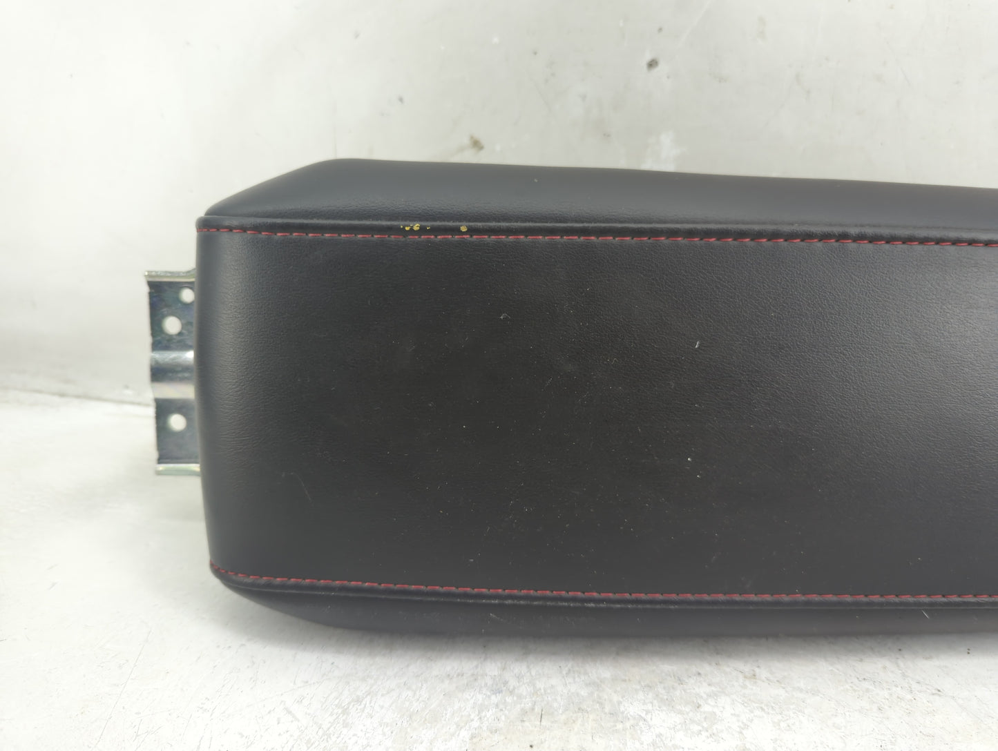 2013-2015 Gmc Terrain Center Console Armrest Cover Lid Fits Fits 2013 2014 2015 OEM Used Auto Parts - Oemusedautoparts1.com